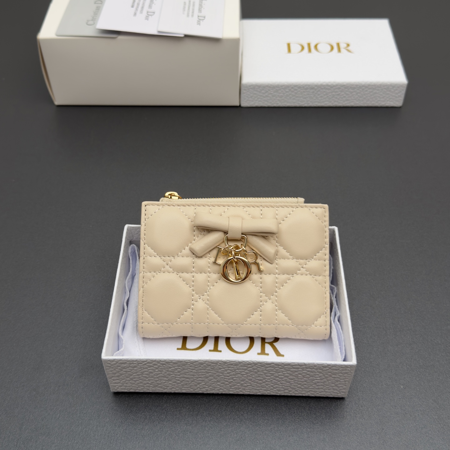 [Dior] 디올 Lady Dahlia 레이디 달리아 울트라 까나쥬 램스킨 미니 지갑 / S2605