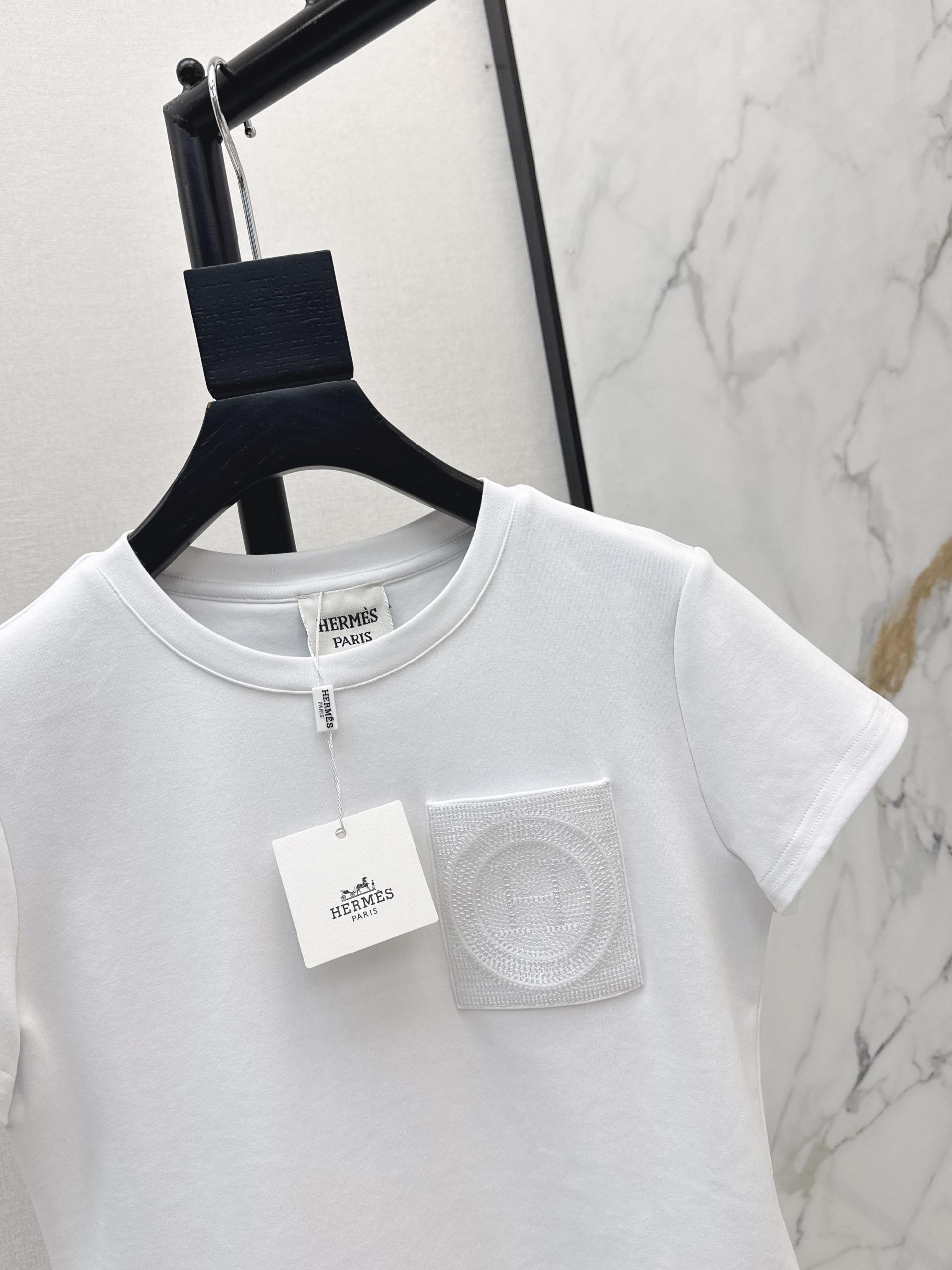 [Hermes] 에르메스 26SS 크롭 슬림핏 반팔 티셔츠 의류