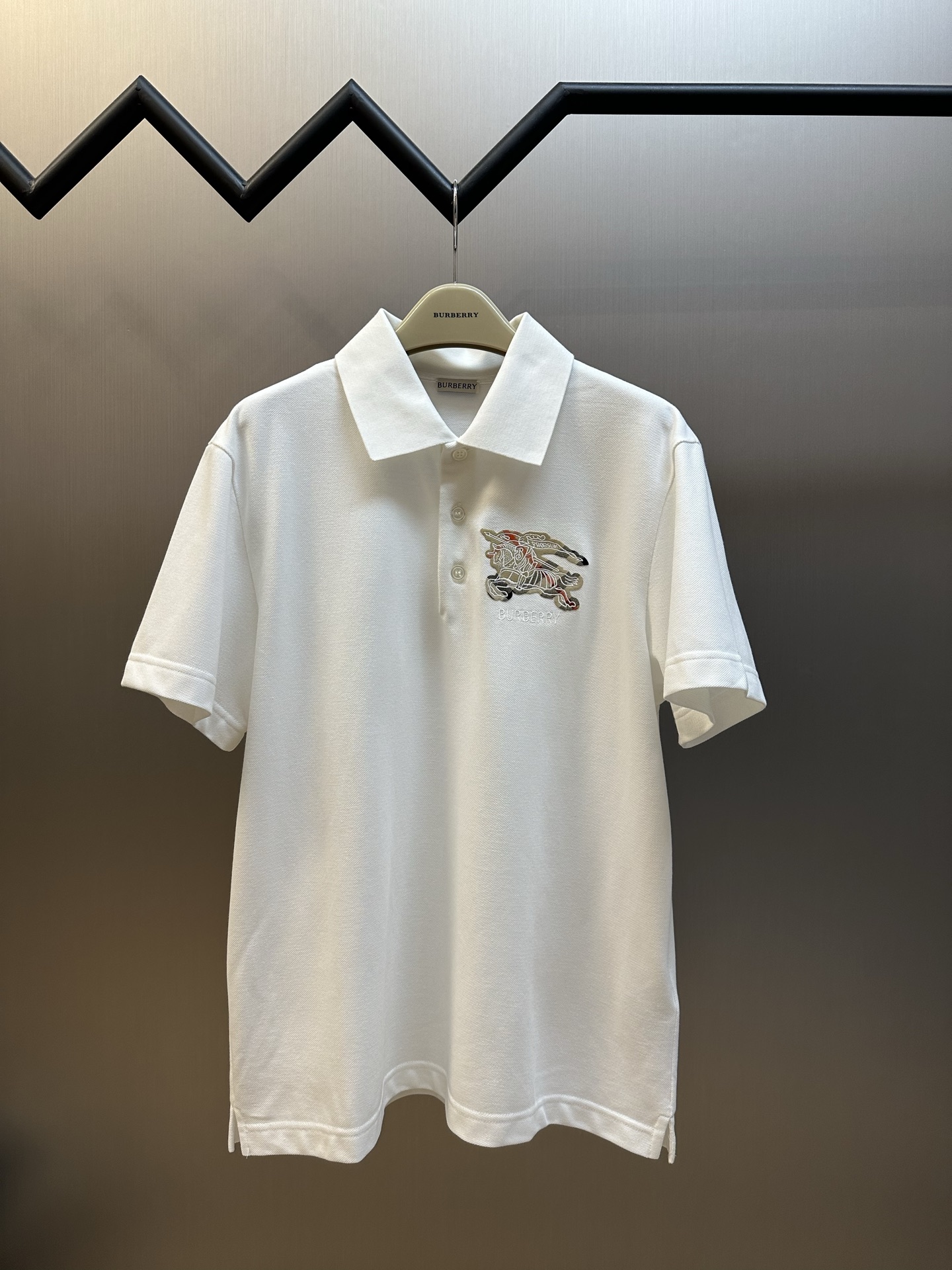 버버리(BURBERRY) 자수 패치 폴로 셔츠 의류