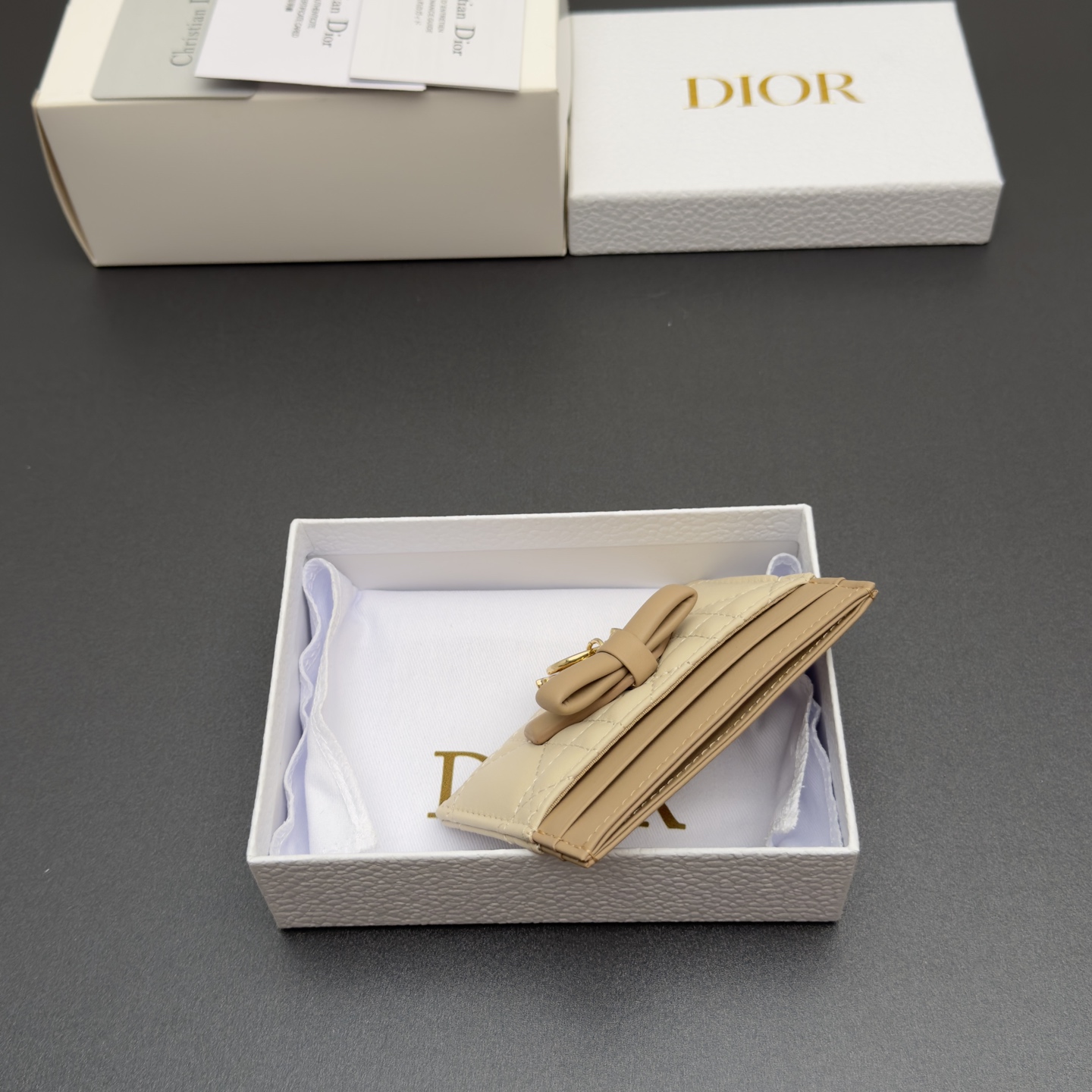 [Dior] 디올 Lady Freesia 레이디 프리지아 까나쥬 램스킨 카드 홀더 지갑