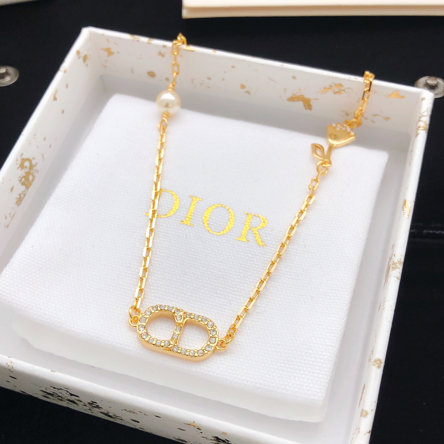 디올(DIOR) 로즈 플라워 목걸이 악세사리
