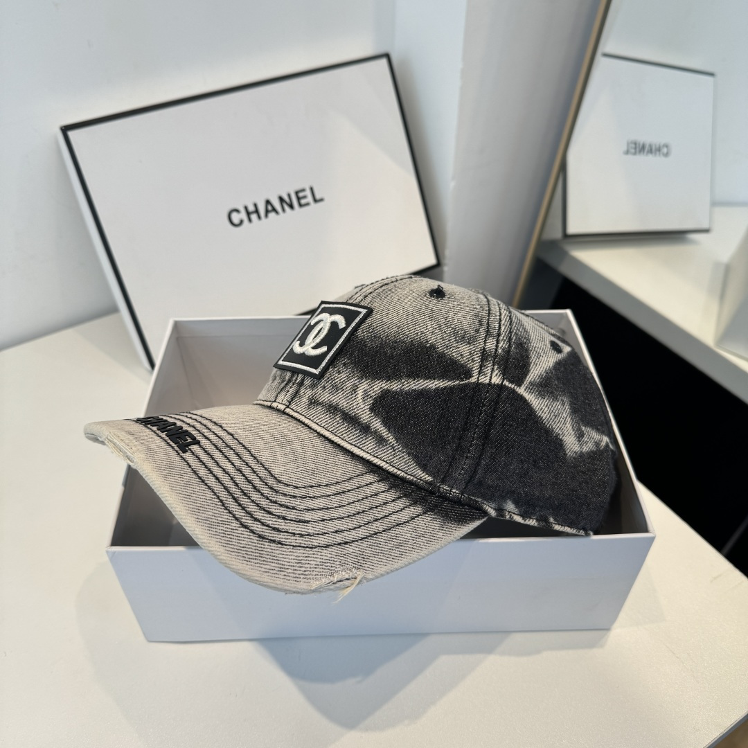 샤넬(CHANEL) 심플 볼캡 모자