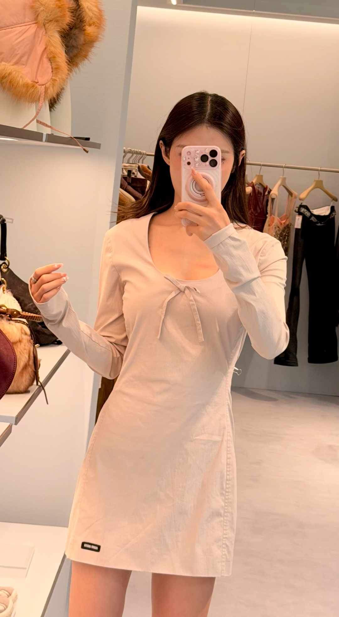 미우미우(Miu Miu) U넥 리본 슬림핏 원피스 의류