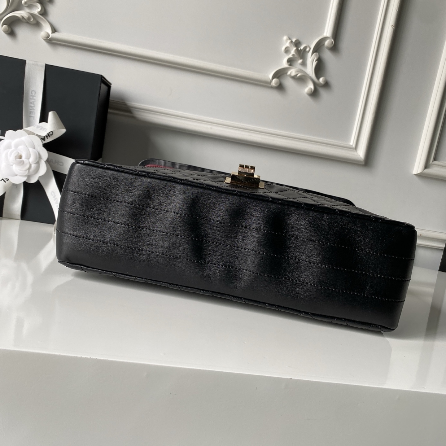 CHANEL A37587 샤넬 26S 크러쉬드 크링클드 카프스킨 클래식 2.55 백 (31cm) 가방