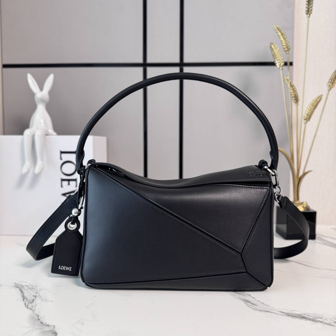 Loewe 로에베 페더라이트(Featherlight Puzzle) 퍼즐 미디엄 핸드백 가방