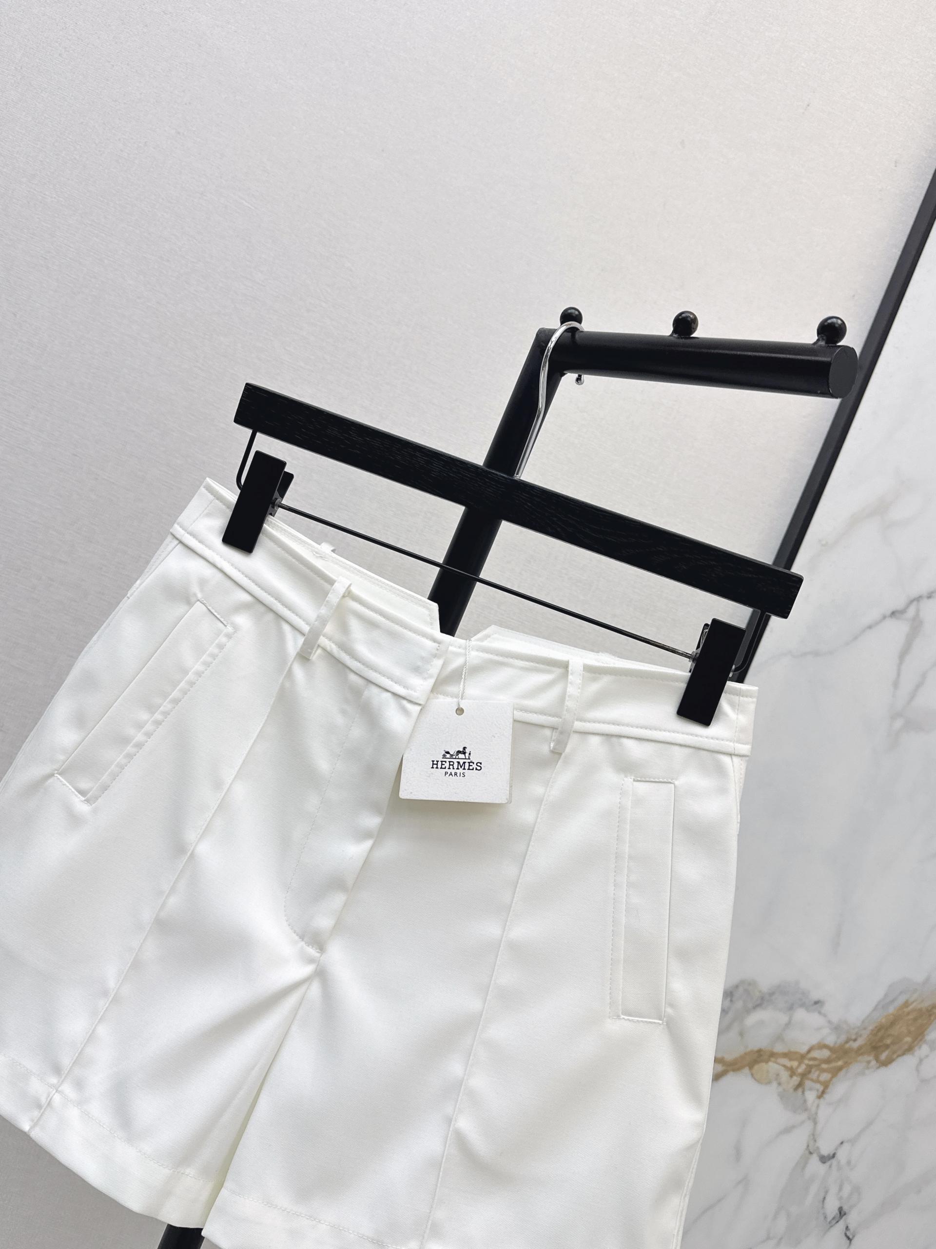 [Hermes] 에르메스 26SS 텍스처드 클래식 숏팬츠 반바지 의류