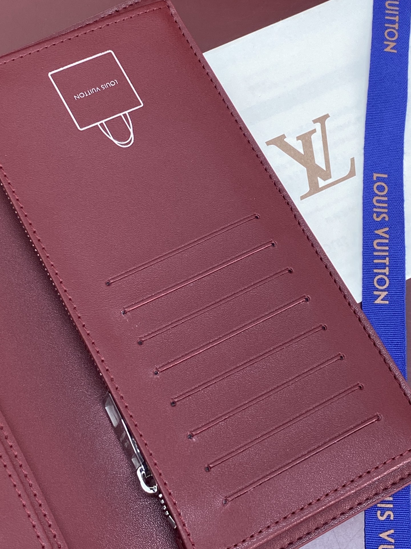 [Louis Vuitton] LV 루이비통 쇼퍼백 모티브 Brazza 브라짜 월렛 지갑 M2A555
