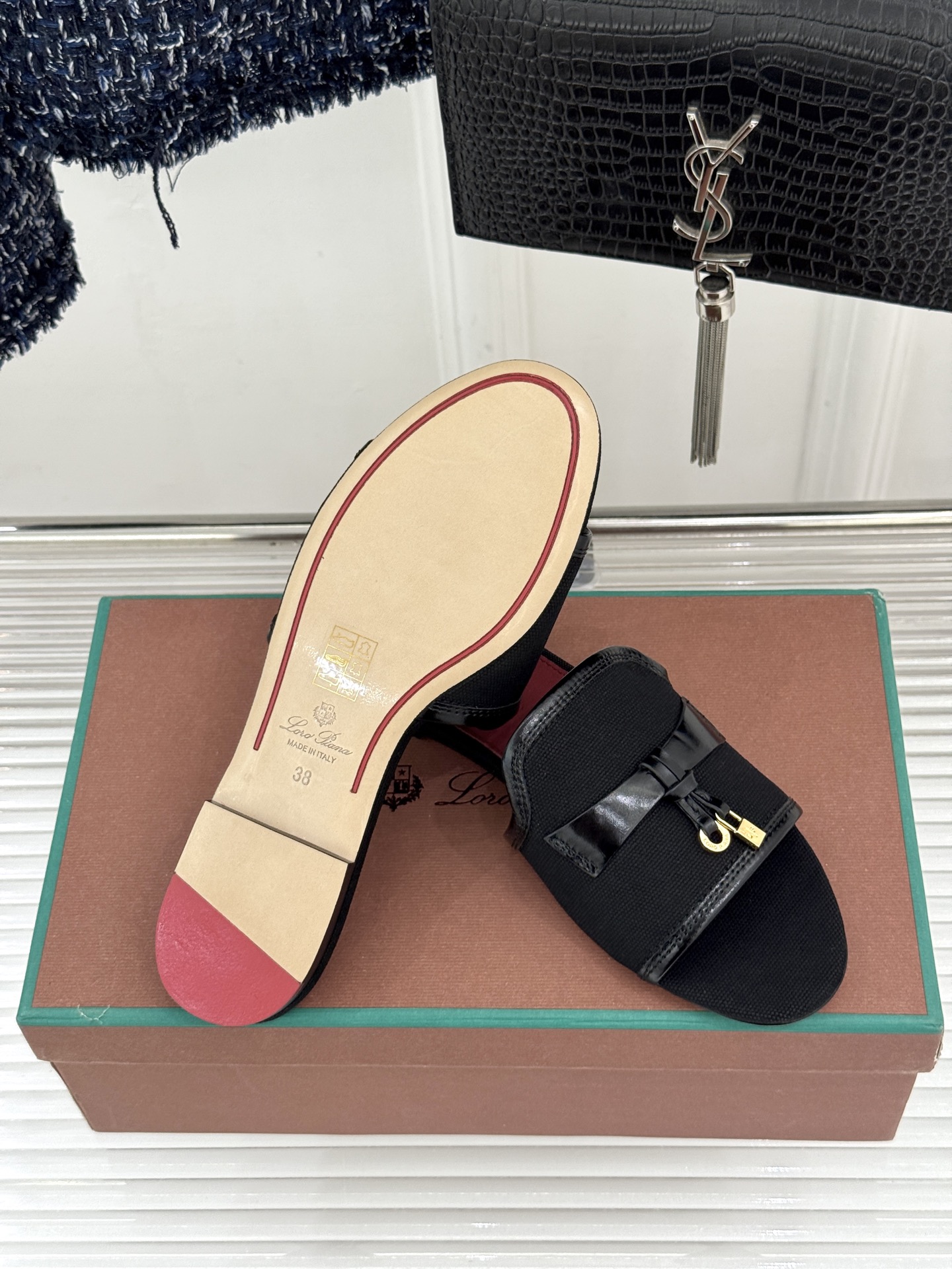 로로피아나(Loro Piana) 펜던트 뮬 샌들 신발
