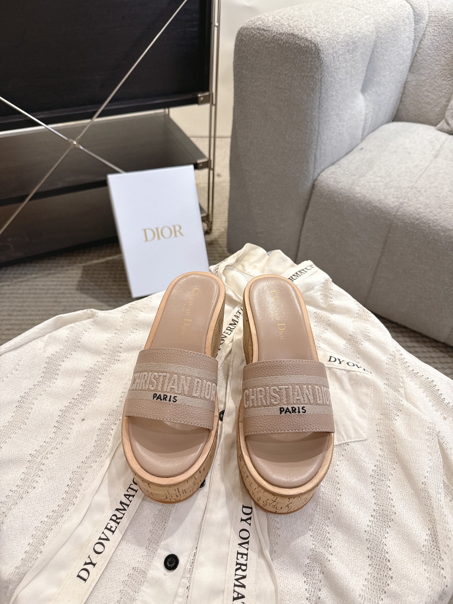 디올(DIOR) 로고 자수 플랫폼 웨지 슬리퍼 신발