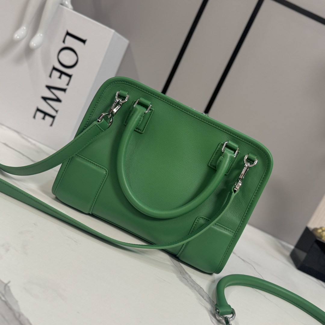 [Loewe] 로에베 Amazona 아마조나 180 소프트 카프스킨 스몰 백 가방