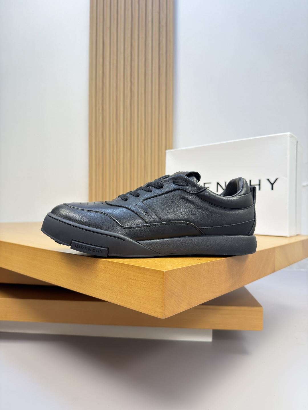 [Givenchy] 지방시 프리미엄 나파 & 스웨이드 콤비 스니커즈 신발