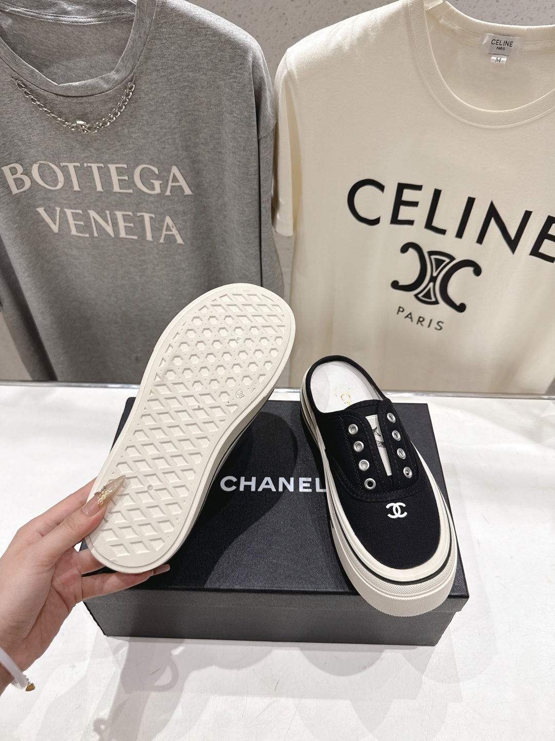 샤넬(CHANEL) 캔버스 뮬 스니커즈 신발