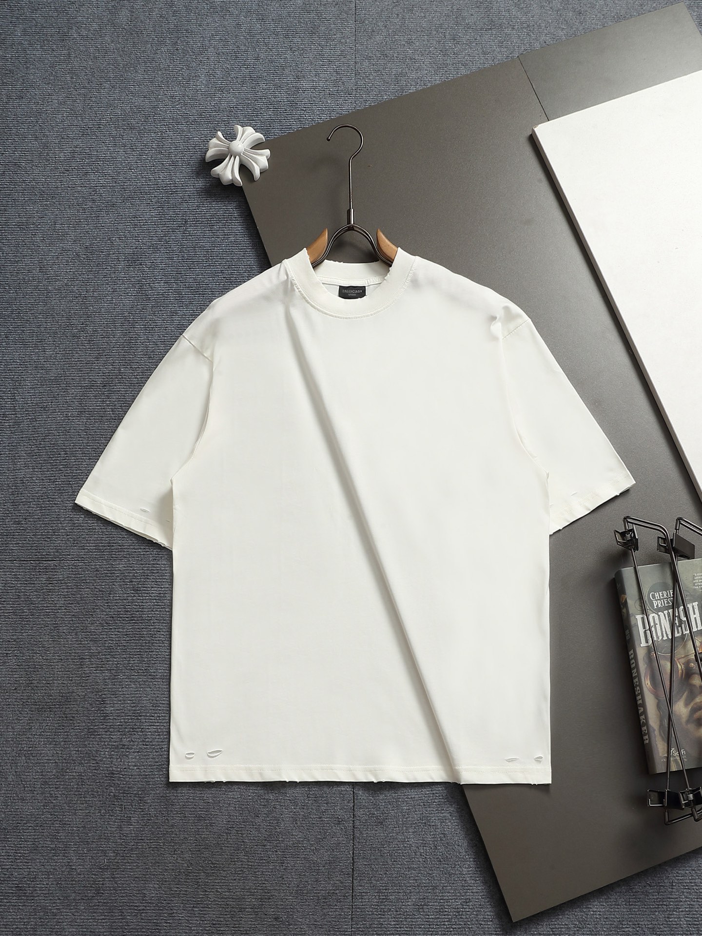 발렌시아가(BALENCIAGA) 테이프 프린팅 워싱 반팔 티셔츠 상의 의류