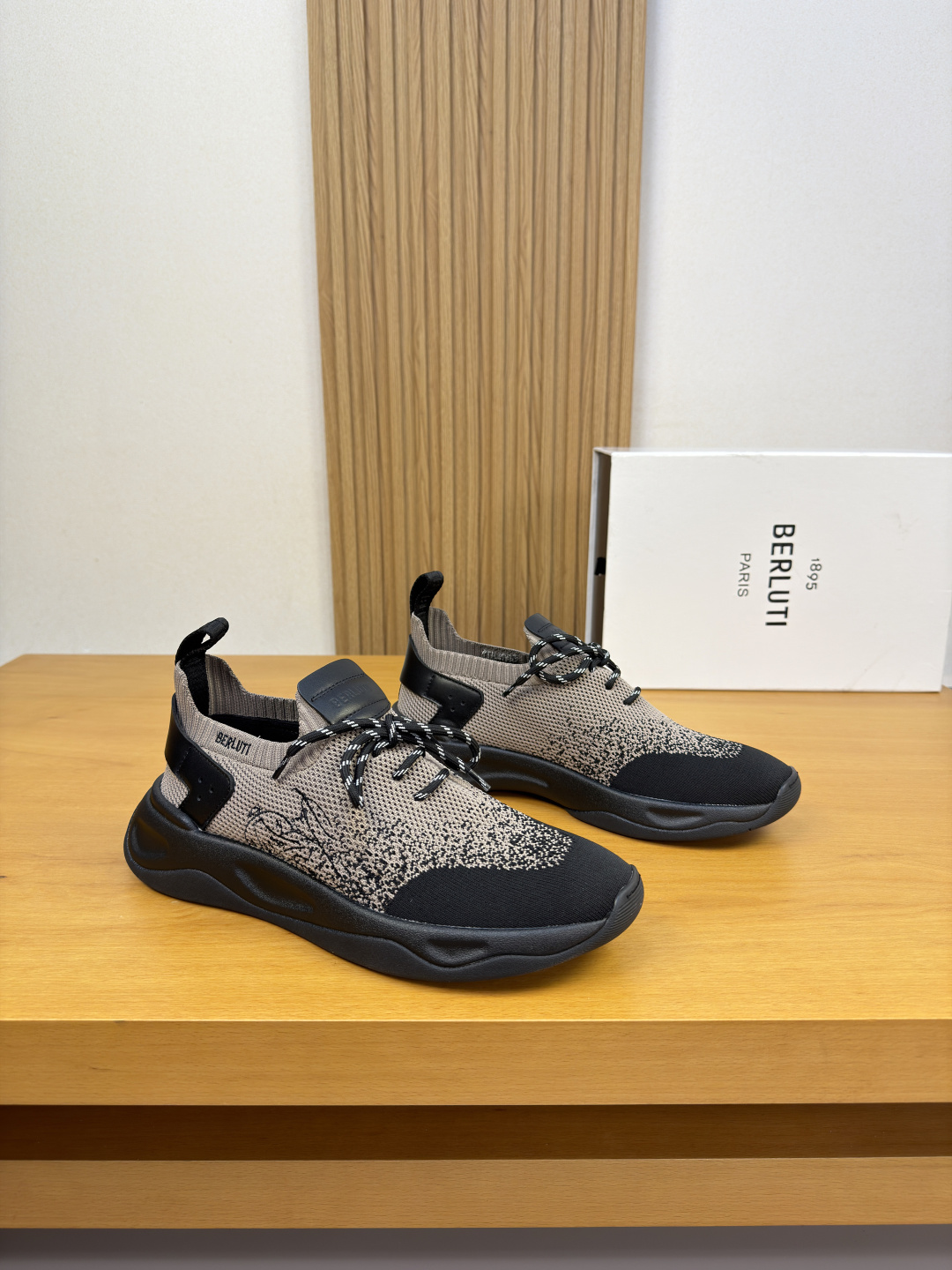 Berluti 벨루티 왁스 카프스킨 & 니트 스니커즈 신발