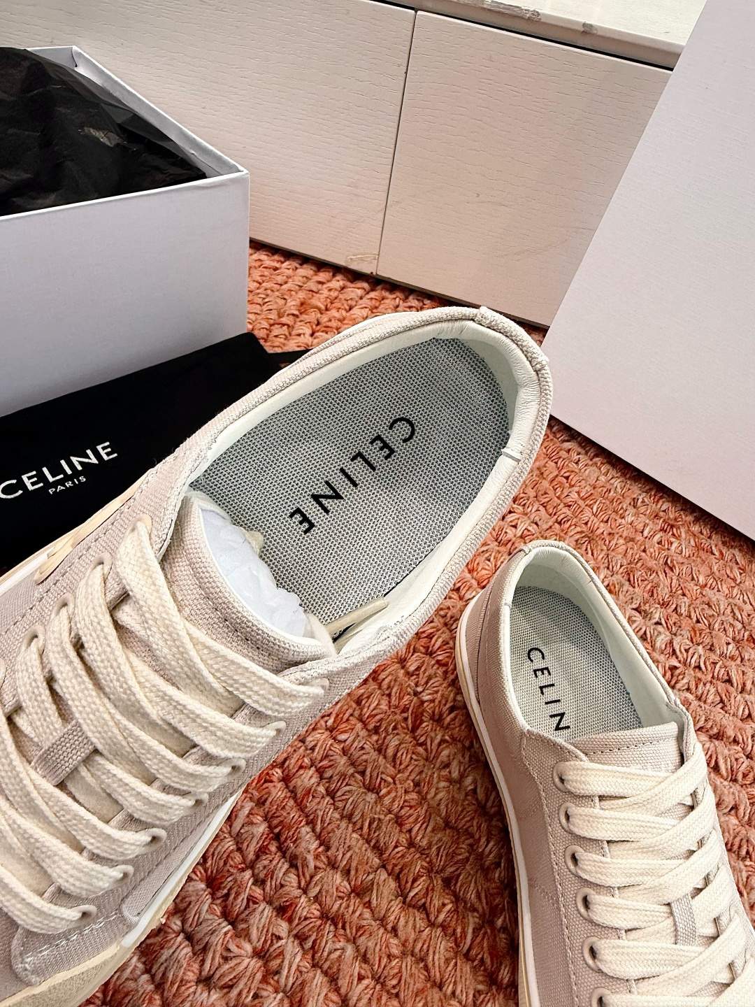 셀린느(CELINE) 트리오페 로고 스니커즈 신발
