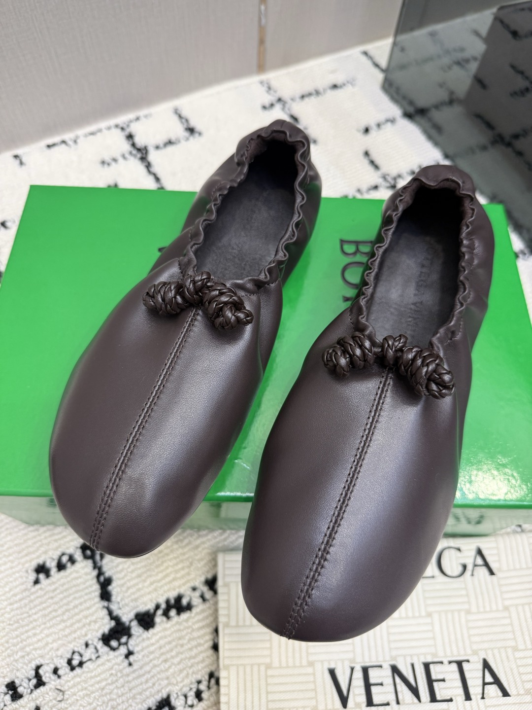보테가 베네타(BOTTEGA VENETA) 인트레치아토 발레리나 플랫 신발
