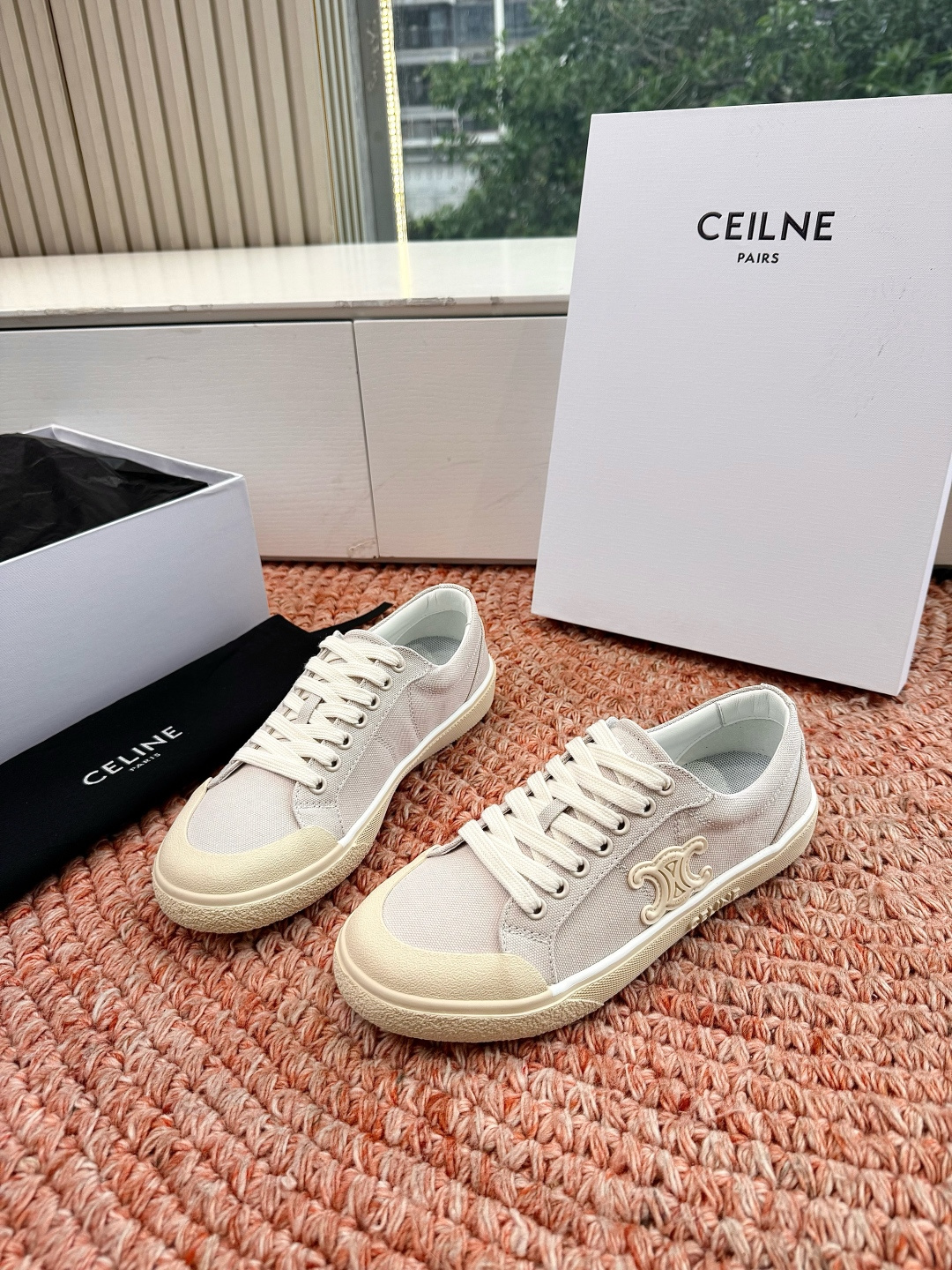 셀린느(CELINE) 트리오페 로고 스니커즈 신발