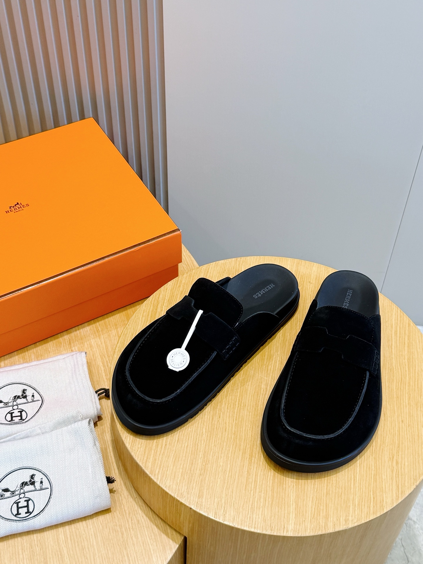 Hermes 에르메스 H 로고 스웨이드 뮬 슬리퍼 신발