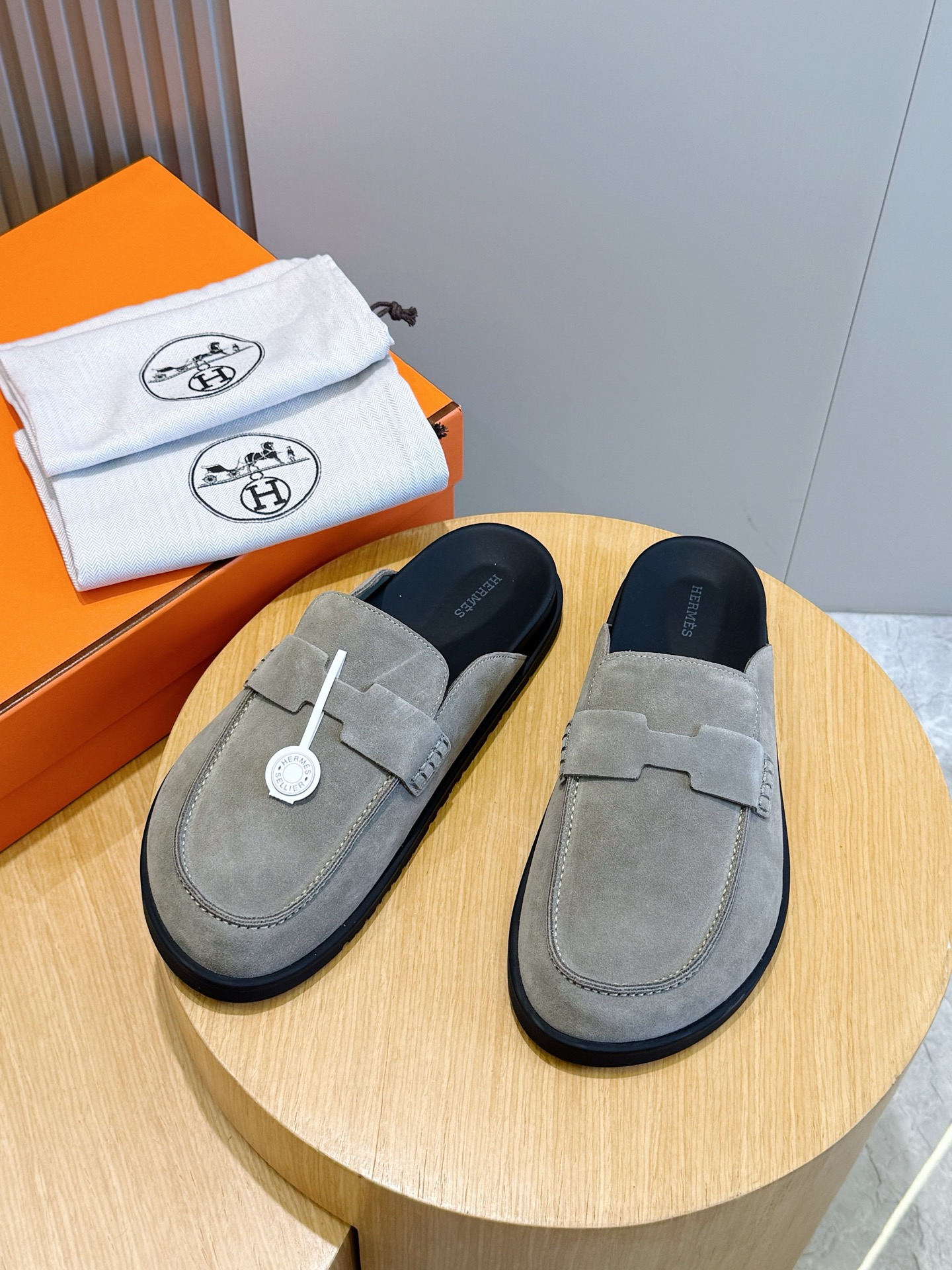 Hermes 에르메스 H 로고 스웨이드 뮬 슬리퍼 신발