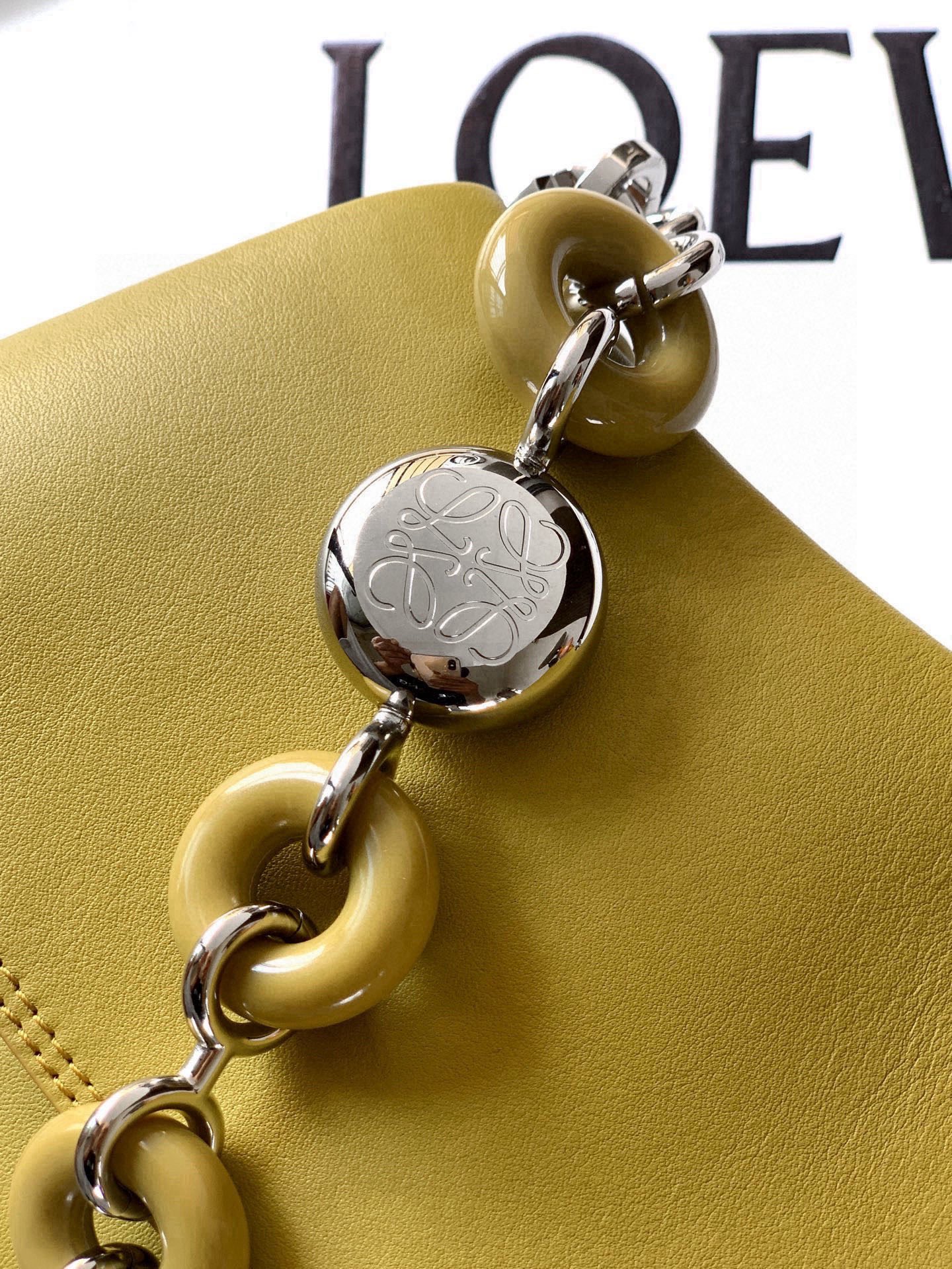 LOEWE 로에베 올라(Ola) 미디엄 핸드백 가방