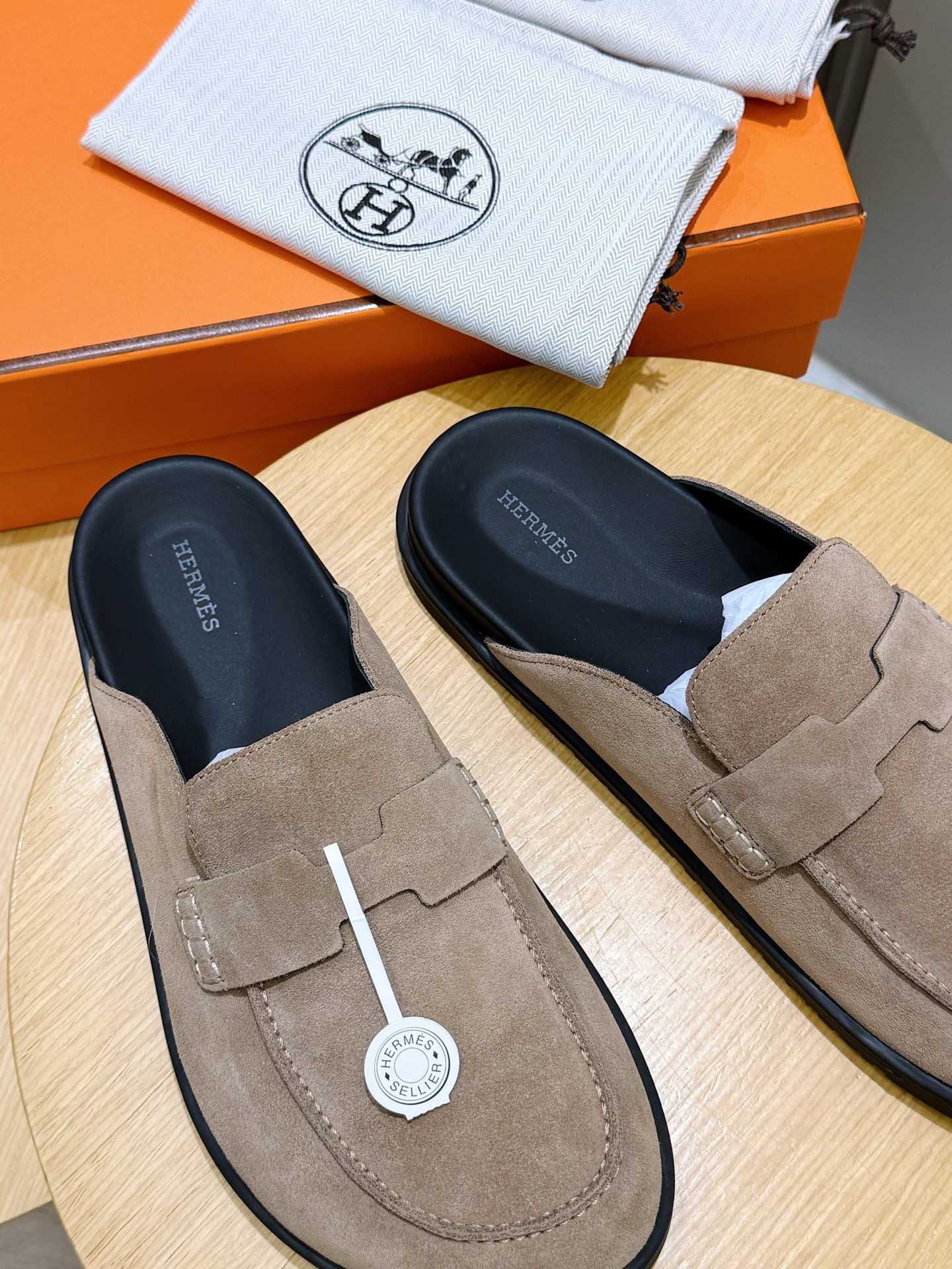Hermes 에르메스 H 로고 스웨이드 뮬 슬리퍼 신발