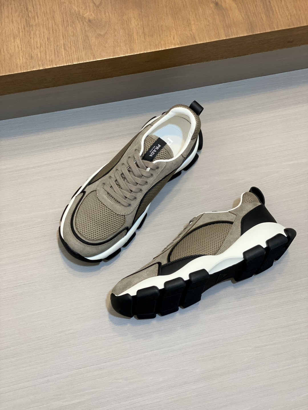 [Prada] 프라다 Montecarlo Re-Edition 레더 스니커즈 신발