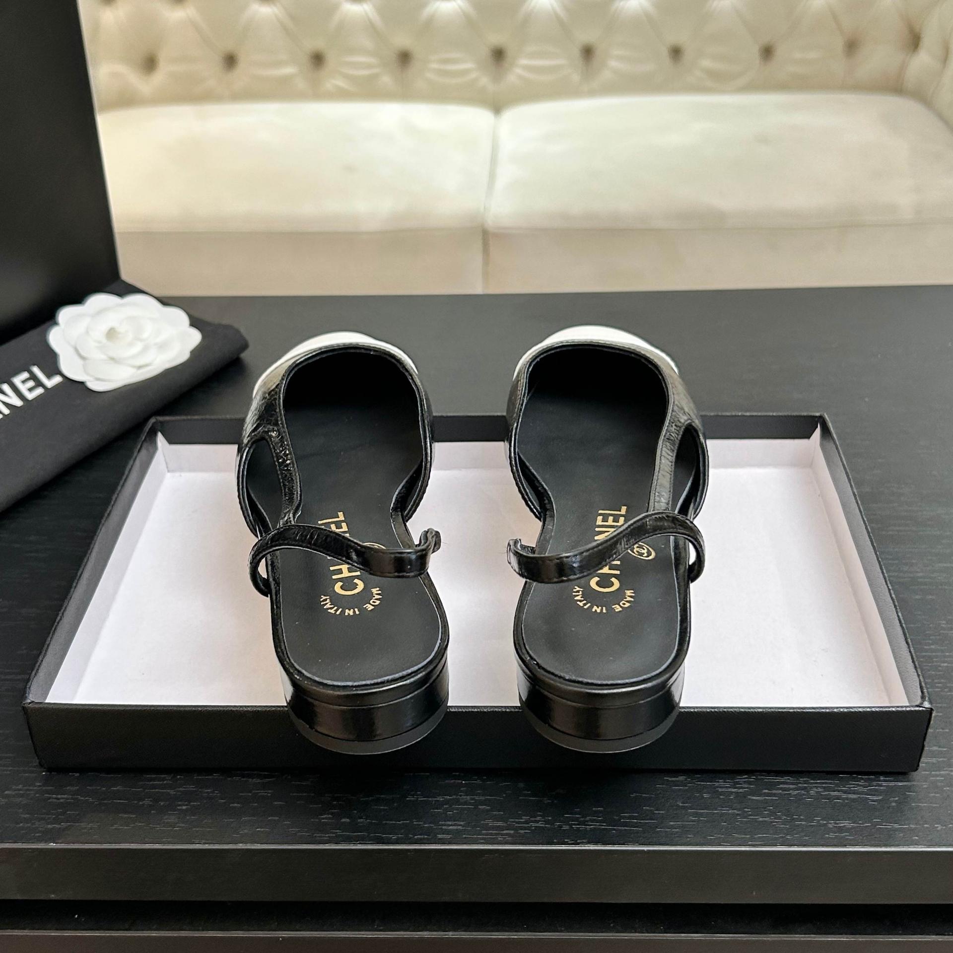 샤넬(CHANEL) 투톤 슬링백 로우힐 신발