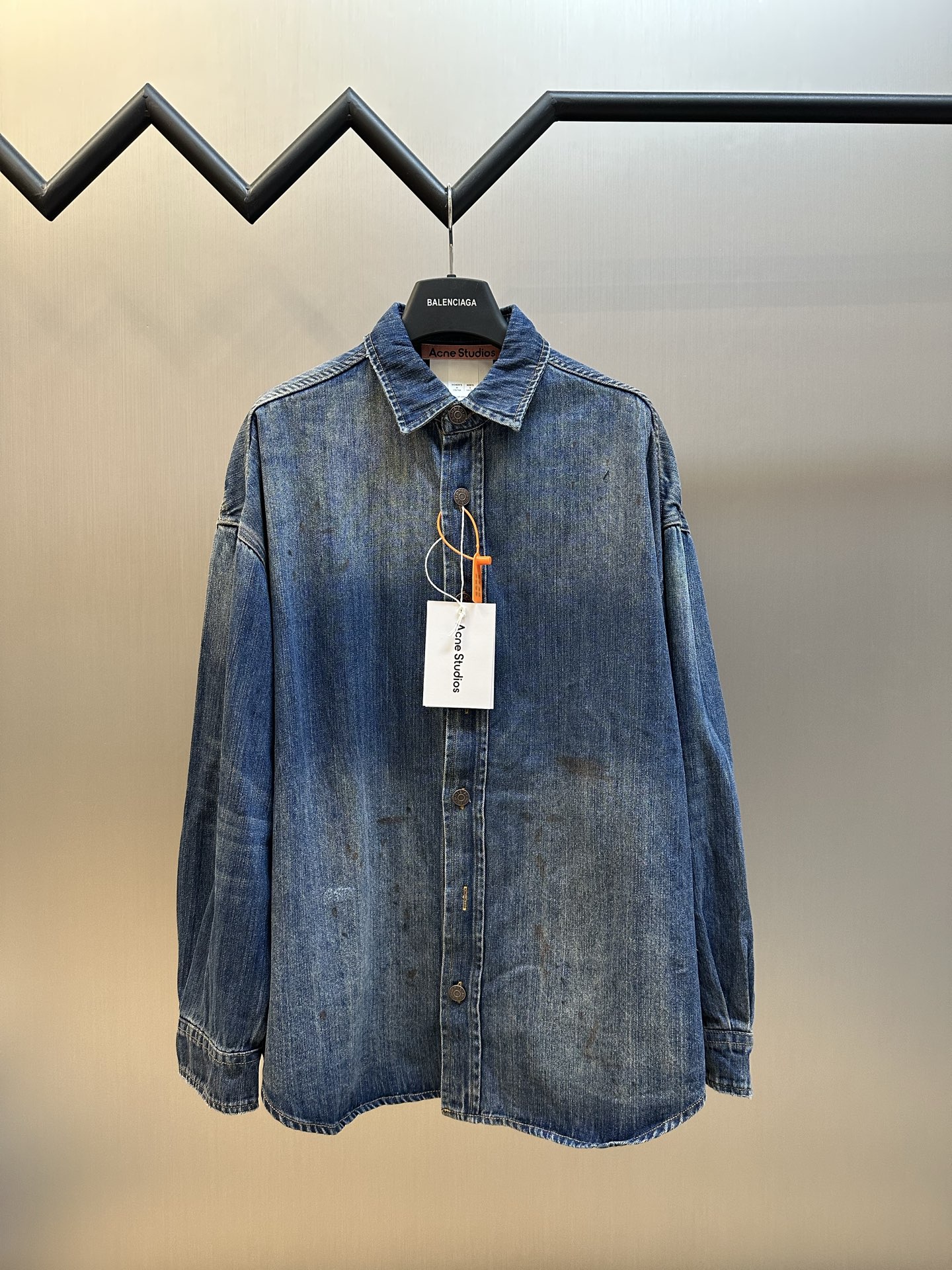 아크네 스튜디오(ACNE STUDIOS) 페인팅 워싱 데님 셔츠 의류