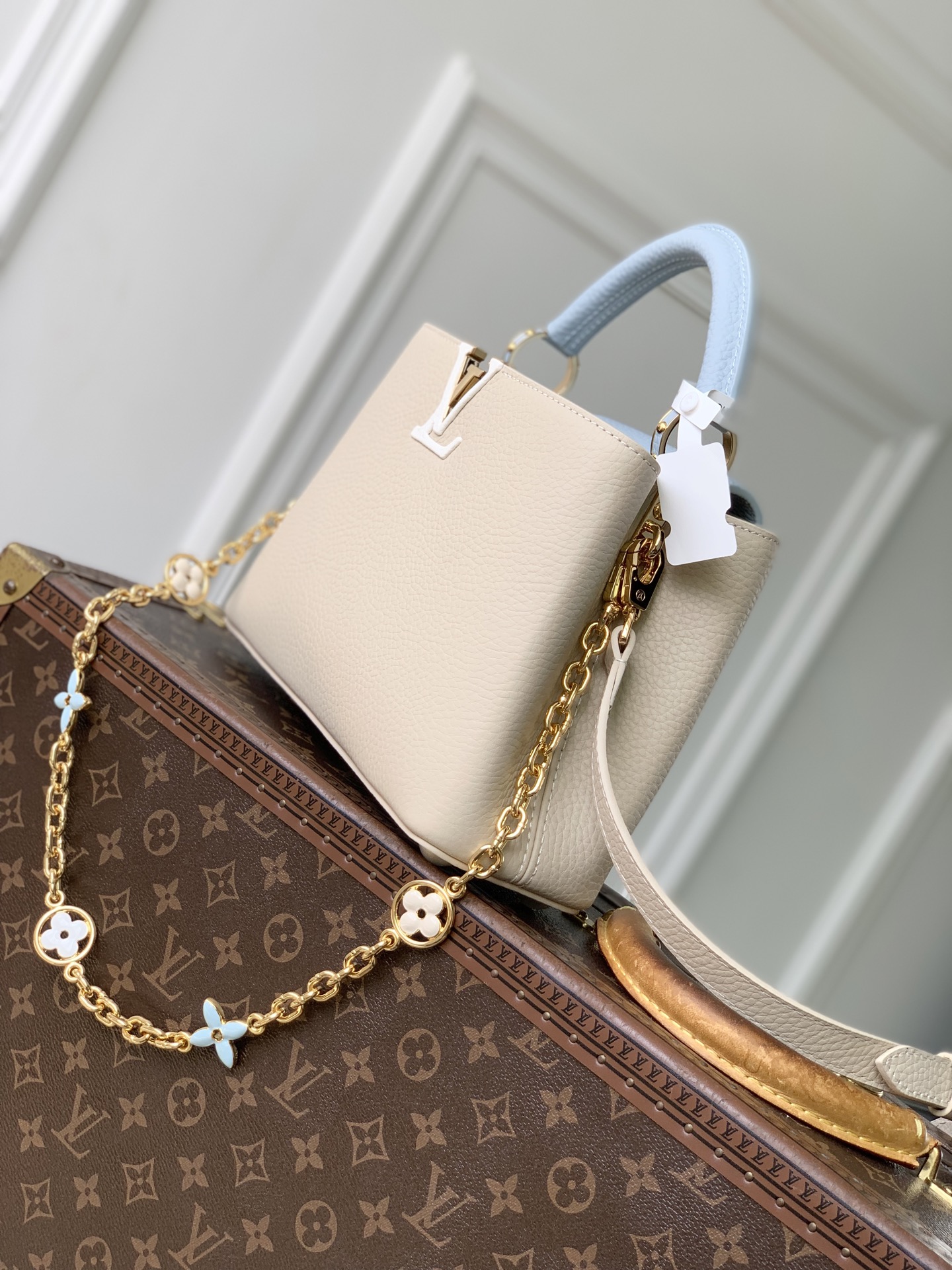 LOUIS VUITTON LV M2A443 루이비통 카푸신 소형 핸드백 (Capucines BB) 가방