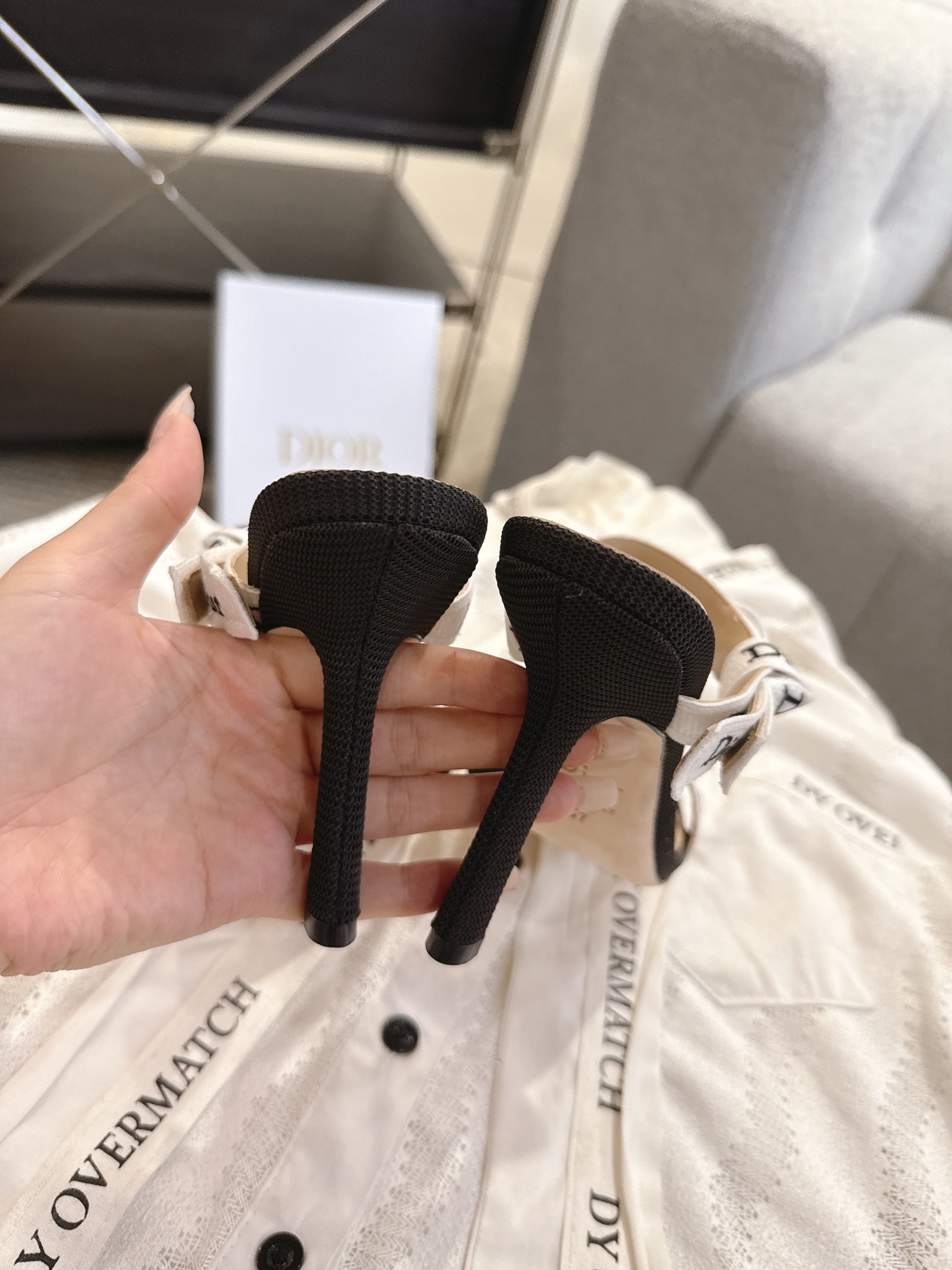 디올(DIOR) 자디올 로고 리본 스퀘어토 하이힐 샌들 신발