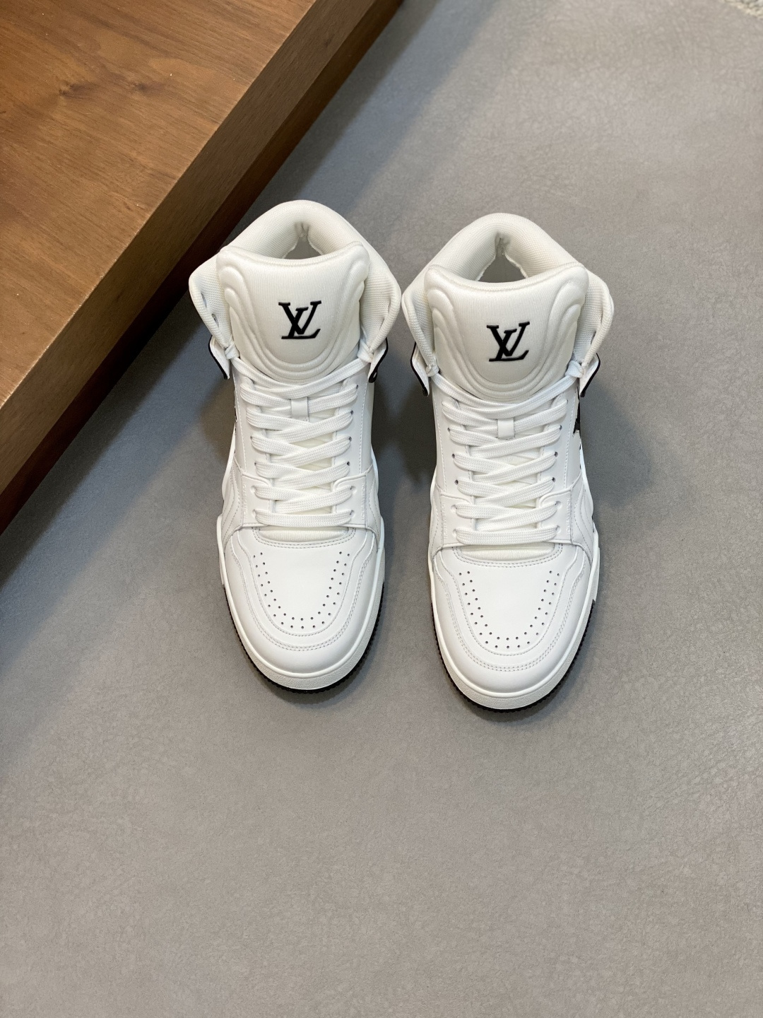 [Louis Vuitton] LV 루이비통 핸드메이드 패치워크 레더 하이탑 스니커즈 신발