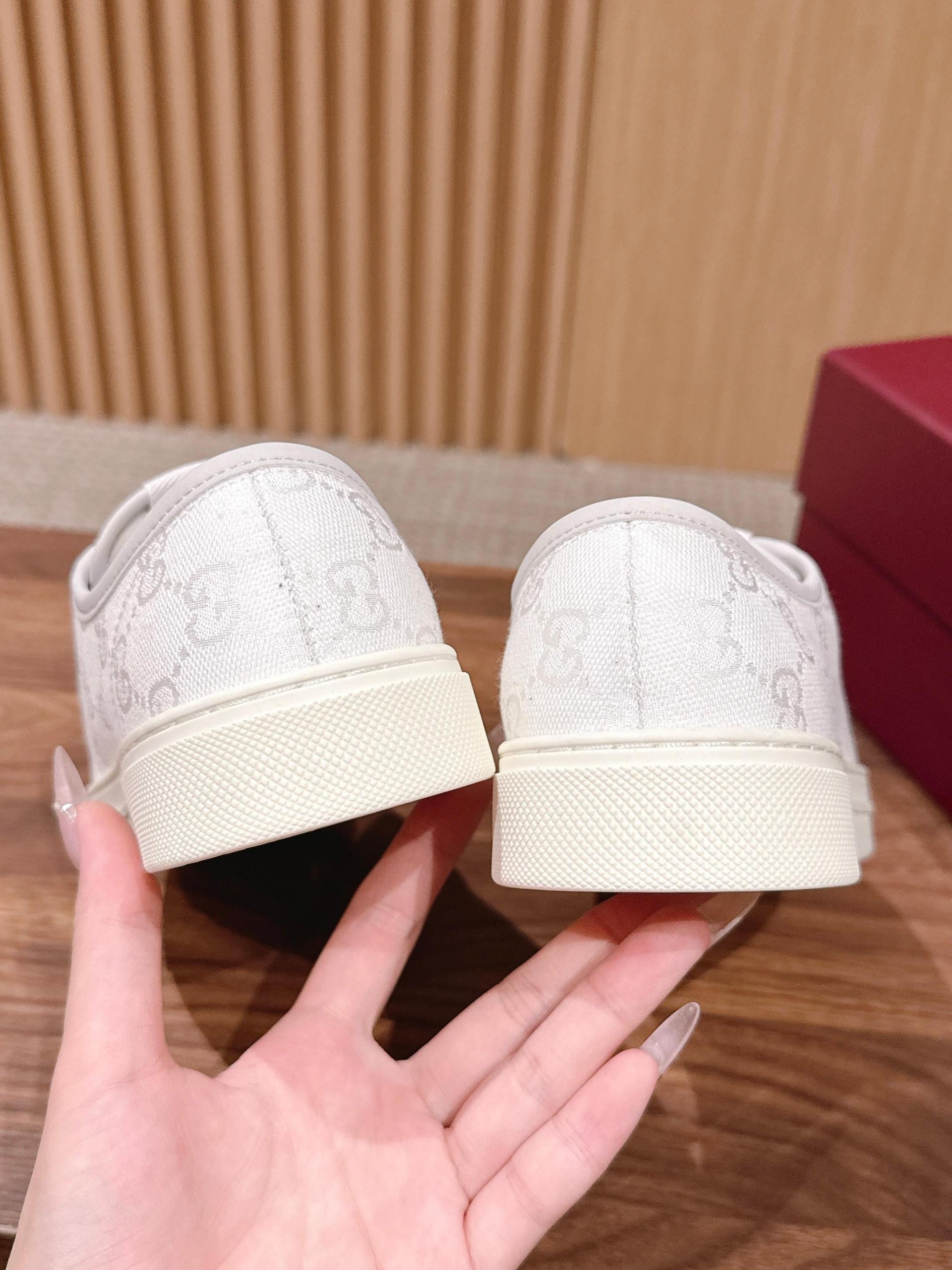 구찌(GUCCI) GG 엠보싱 로우탑 스케이트화 신발