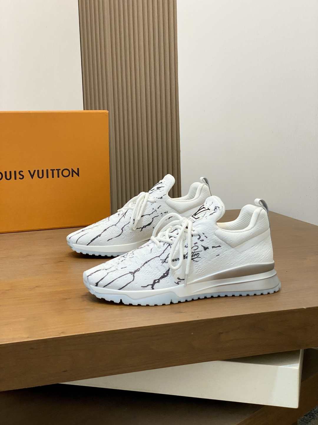 [Louis Vuitton] LV 루이비통 Beverly Hills 비버리 힐즈 모노그램 플라이니트 스니커즈 신발 복제