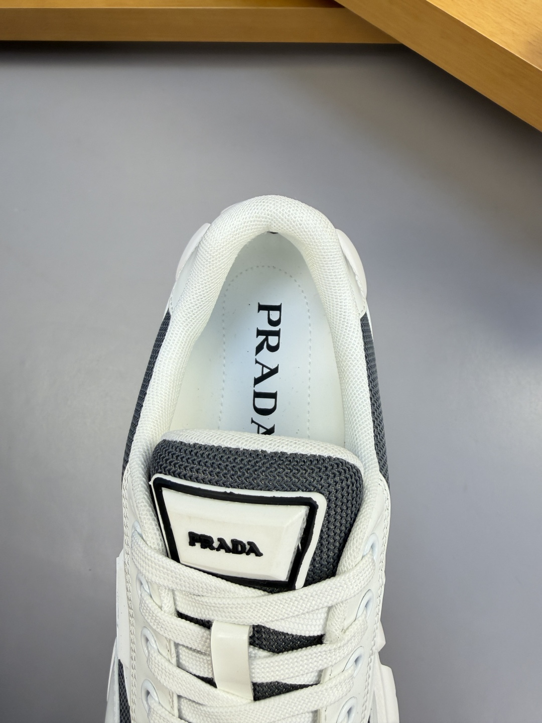 [Prada] 프라다 프리미엄 캐주얼 스니커즈 신발