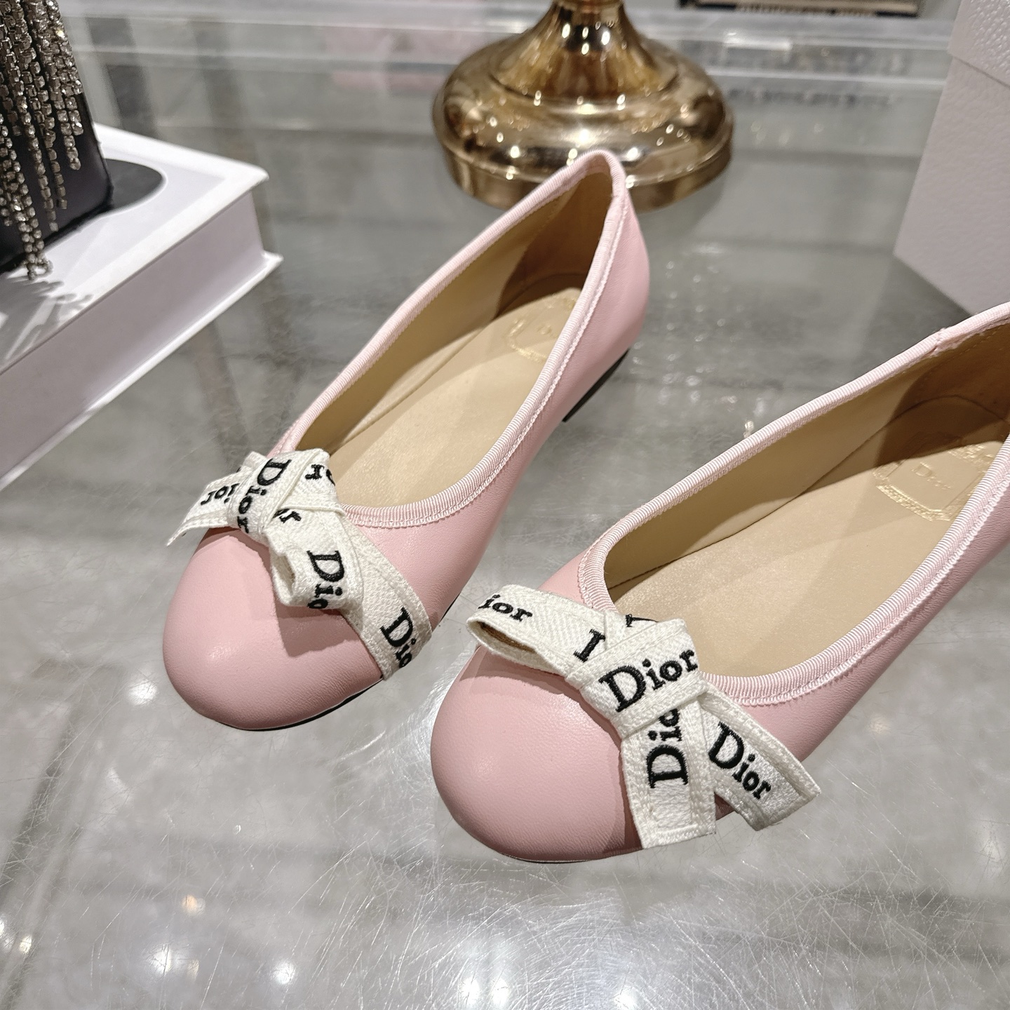 디올(DIOR) 리본 스트랩 메리제인 플랫슈즈 신발