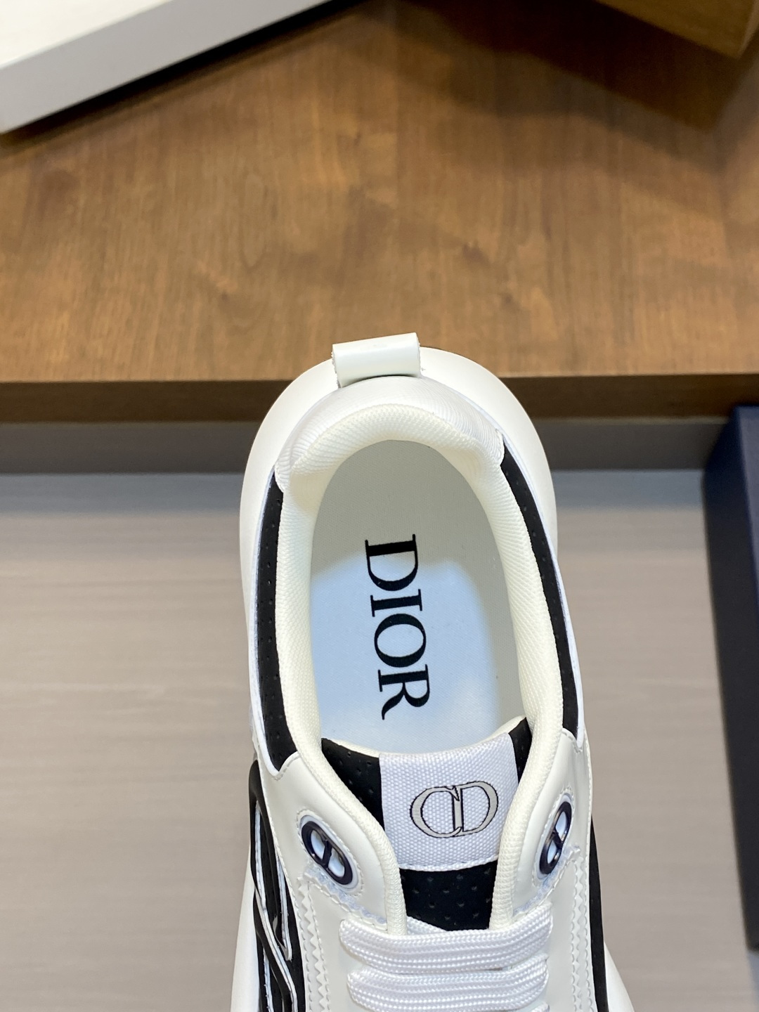 [Dior] 디올 시그니처 엠보스 & 패브릭 콤비 스니커즈 신발
