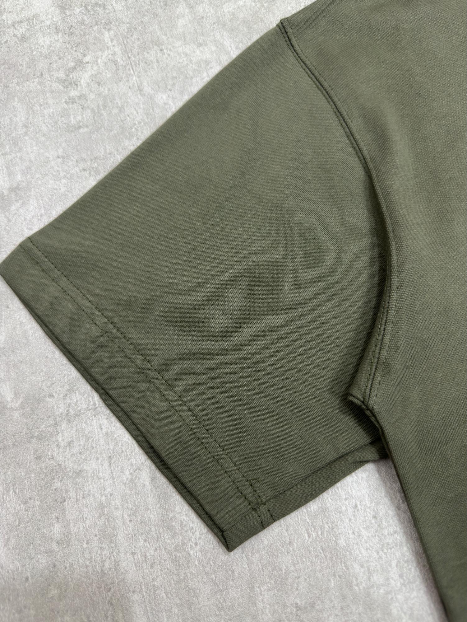 구찌(GUCCI) 클래식 레터링 자수 반팔 티셔츠 의류