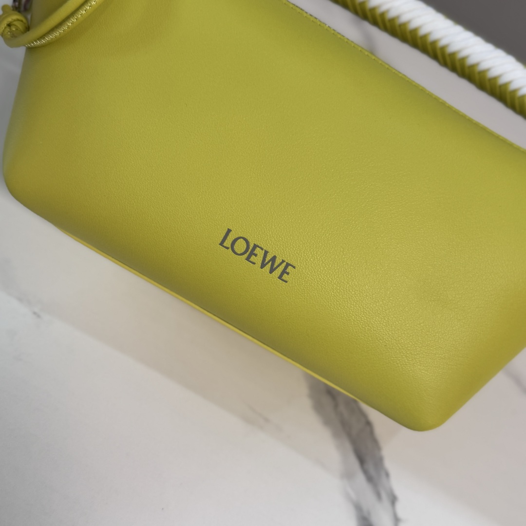 LOEWE 로에베 미니 소프트 나파 카프스킨 cala 칼라 백 가방 / 262616