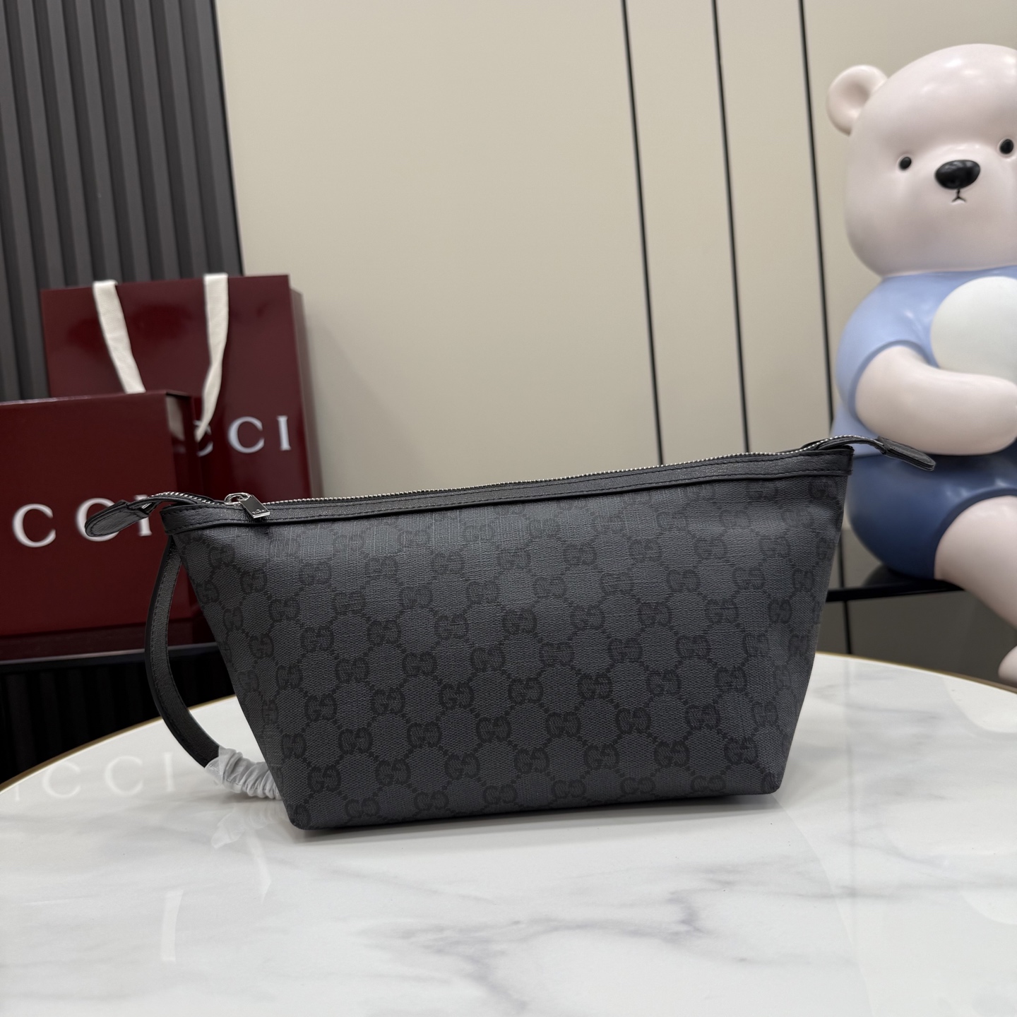 GUCCI 구찌 에센스 클래식 GG 코팅 캔버스 파우치 가방