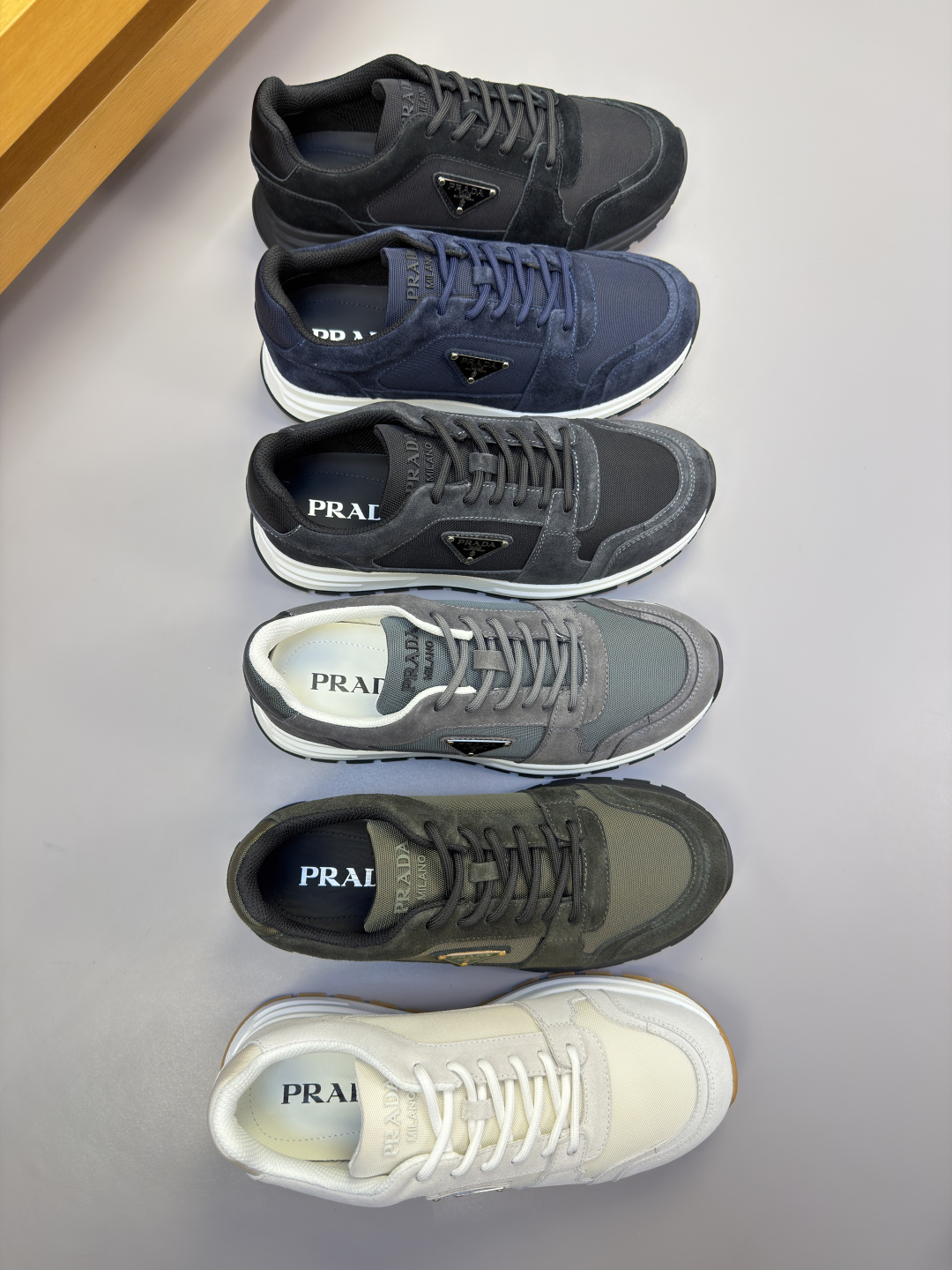 [Prada] 프라다 프리미엄 스웨이드 & 하이글로시 패브릭 콤비 스니커즈 신발