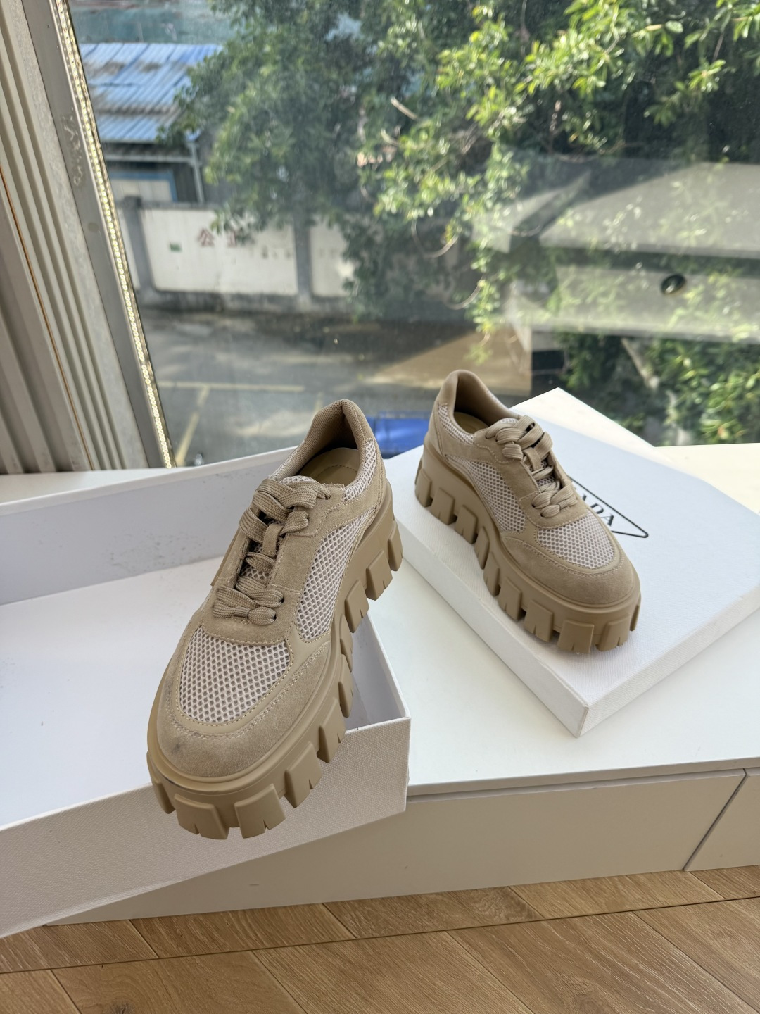 프라다(PRADA) 스웨이드 메쉬 독일군 스니커즈 신발