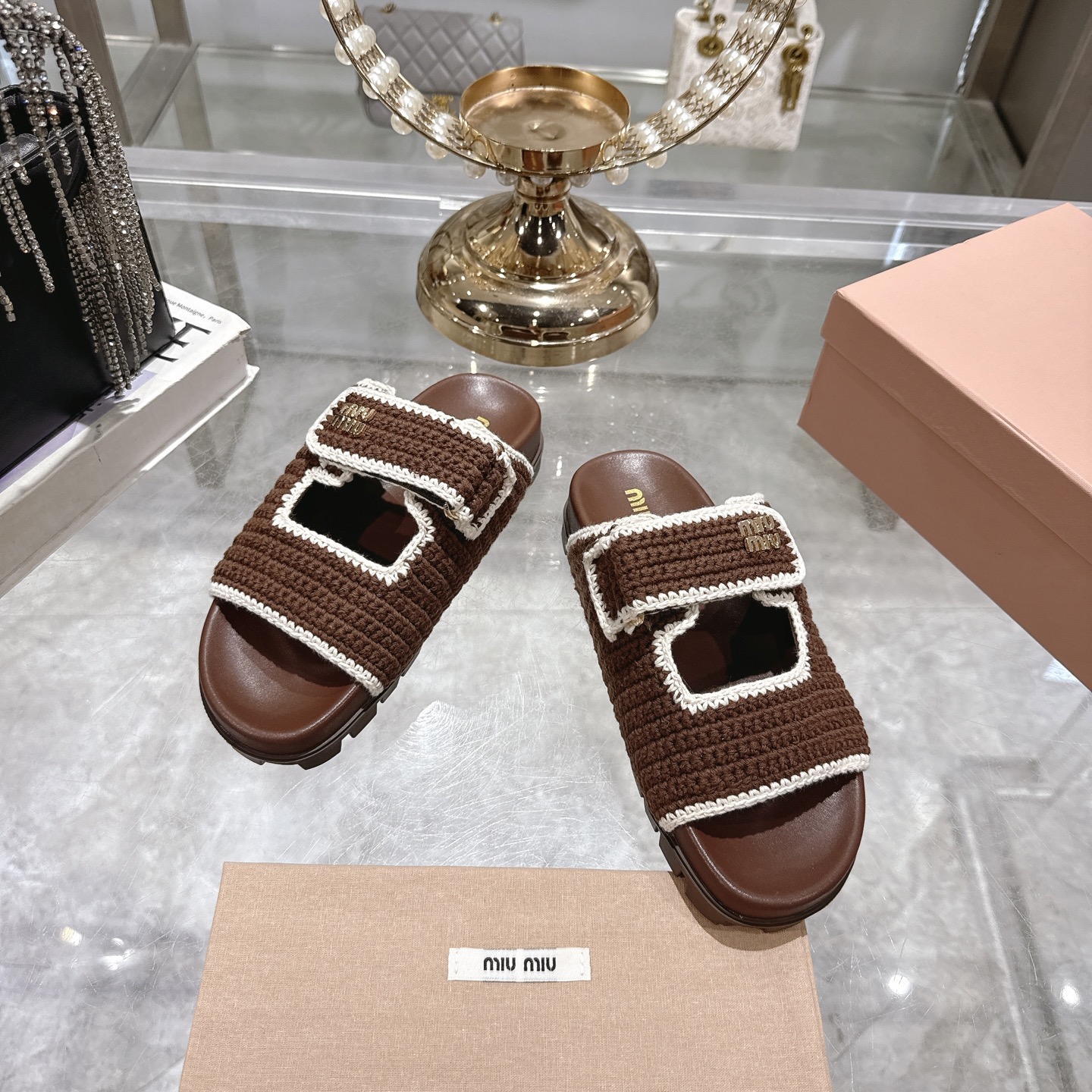 미우미우(MIU MIU) 투스트랩 우븐 플랫폼 슬리퍼 신발