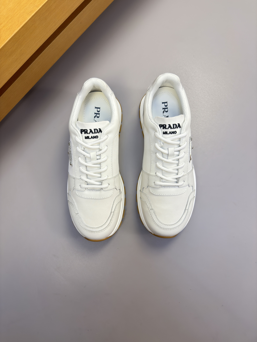 [Prada] 프라다 프리미엄 나파 레더 & 하이글로시 패브릭 콤비 스니커즈 신발