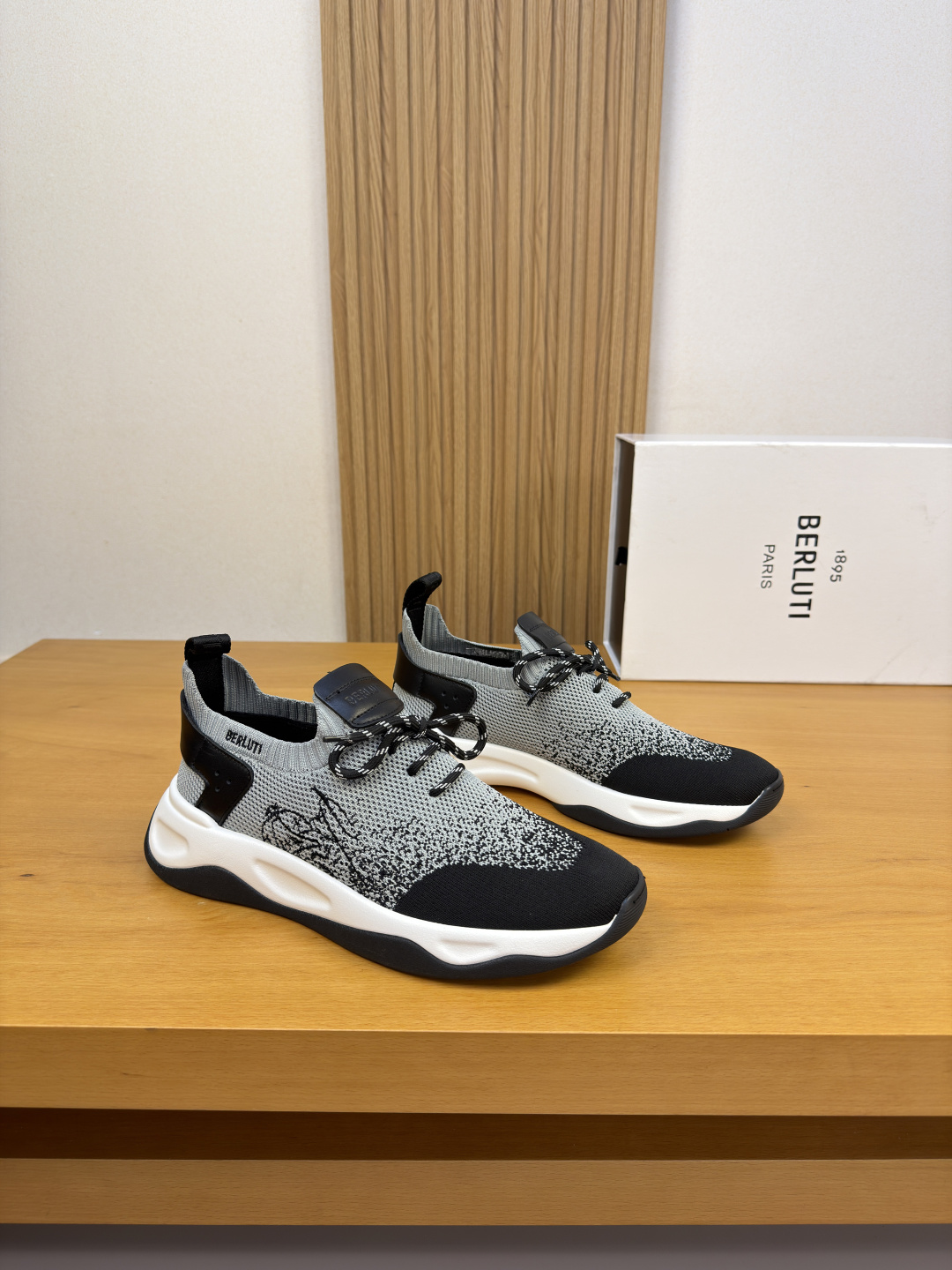 Berluti 벨루티 왁스 카프스킨 & 니트 스니커즈 신발