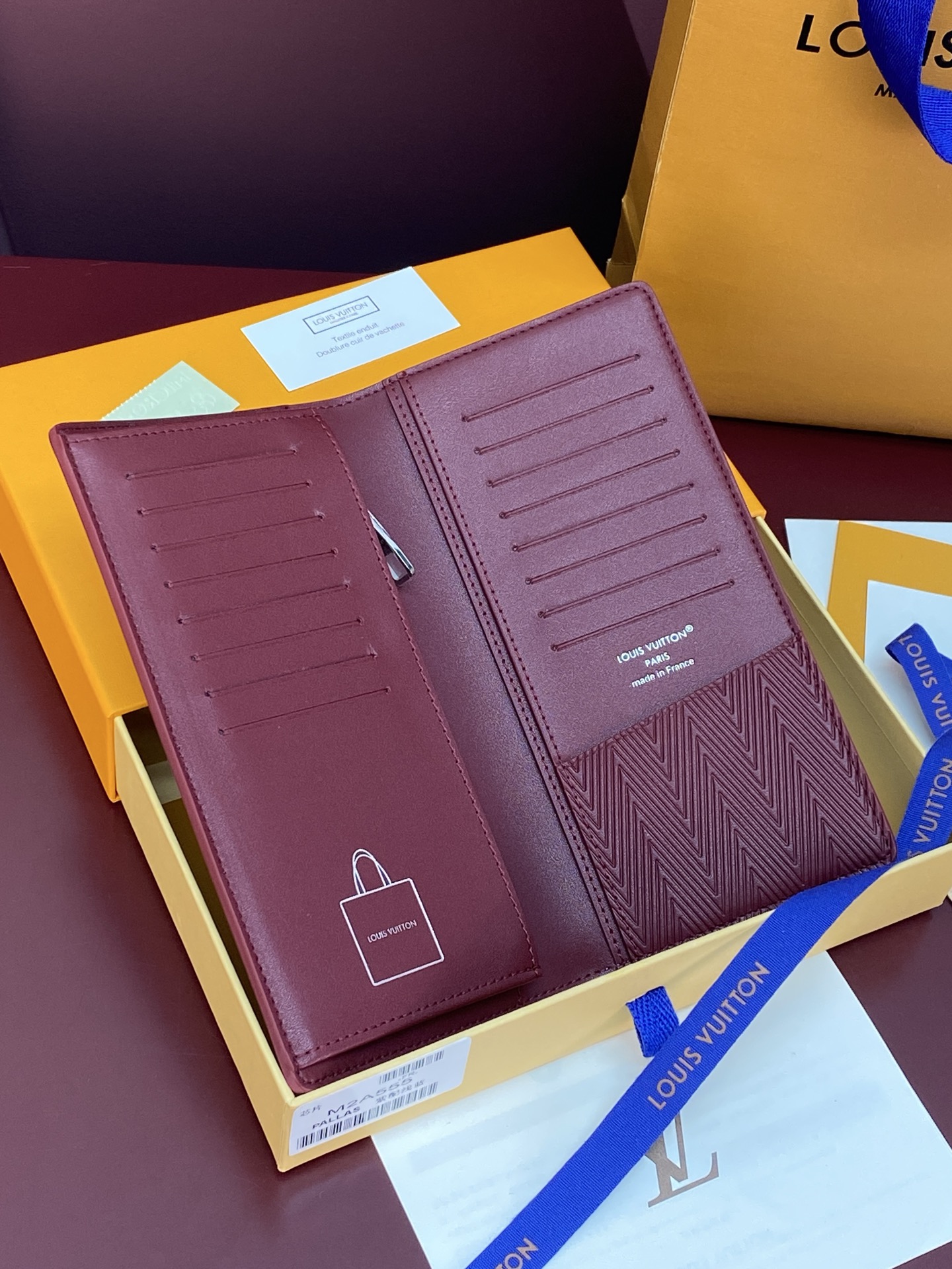 [Louis Vuitton] LV 루이비통 쇼퍼백 모티브 Brazza 브라짜 월렛 지갑 M2A555