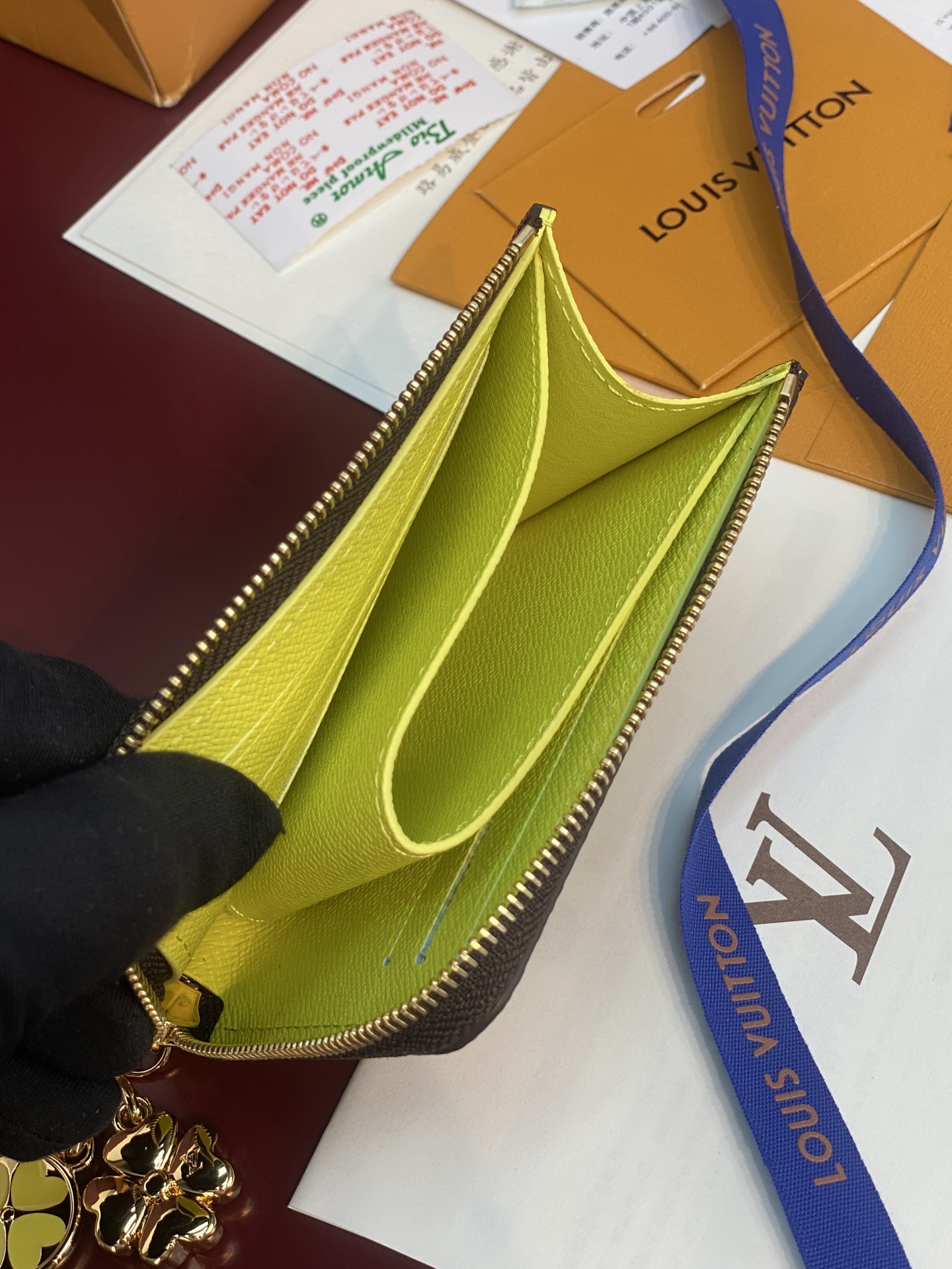 [Louis Vuitton] LV 루이비통 모노그램 Noa 노아 지퍼 코인 퍼스 (레몬 옐로우) 지갑