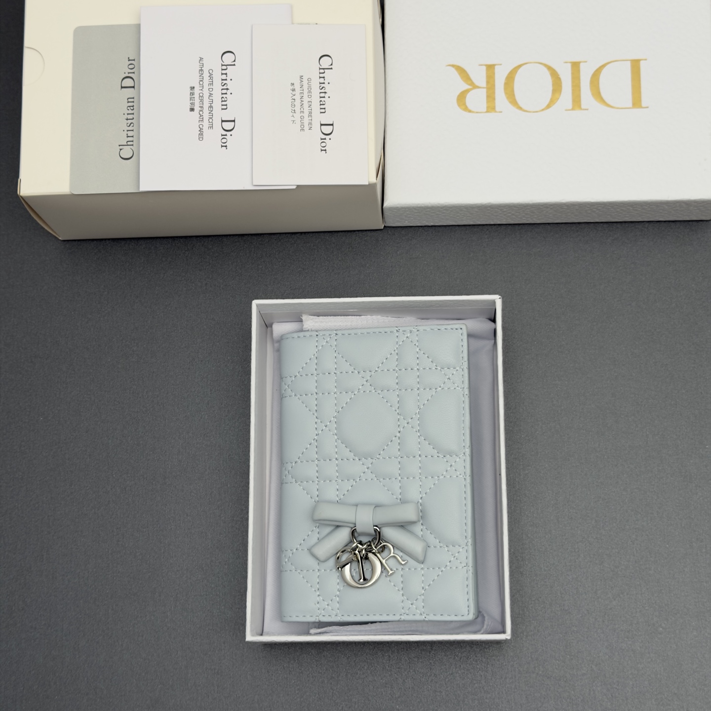 [Dior] 디올 Lady 레이디 까나쥬 램스킨 패스포트 홀더 지갑 / S2626