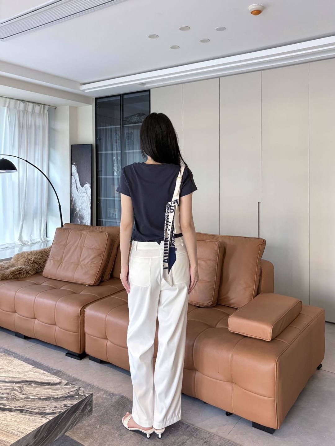 [Hermes] 에르메스 26SS 크롭 슬림핏 반팔 티셔츠 의류