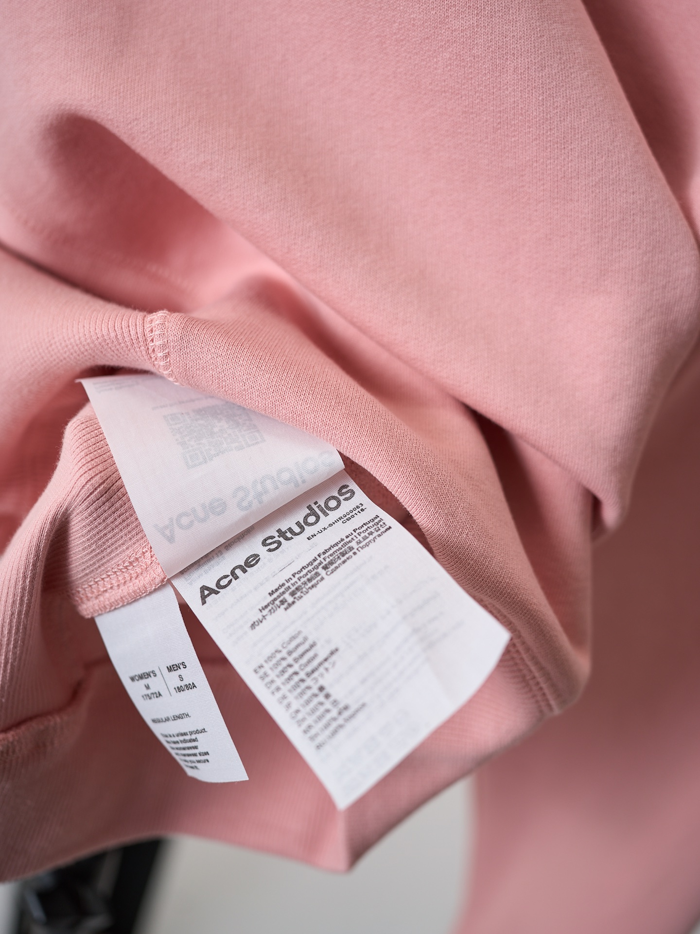 아크네(Acne studios) 로고 자수 맨투맨 상의 의류