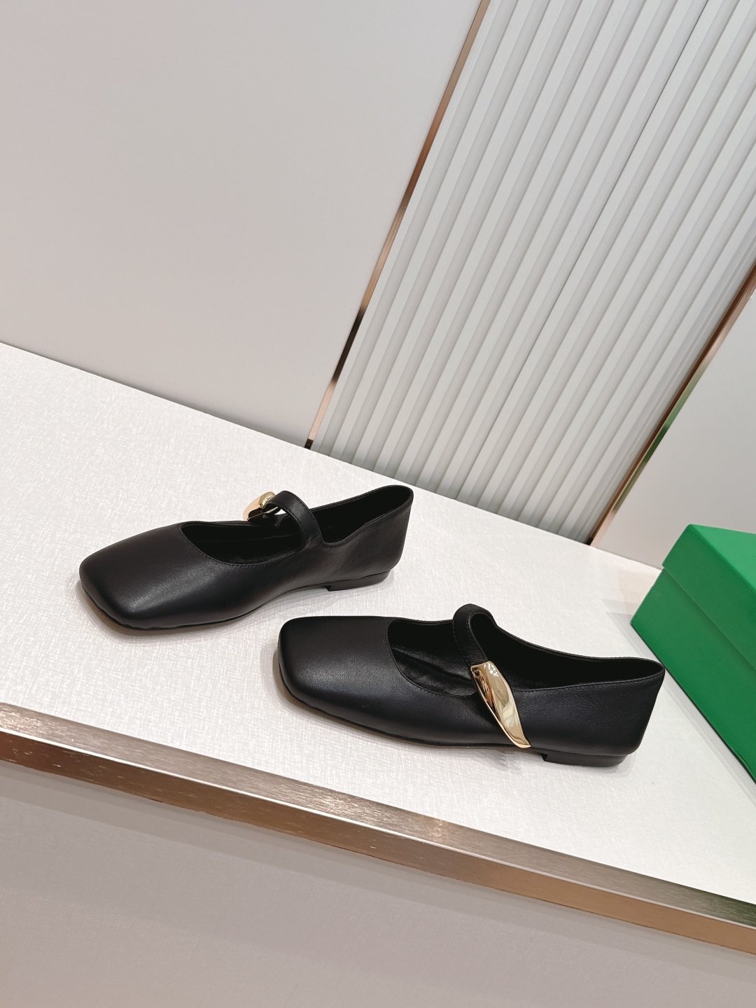 보테가 베네타(BOTTEGA VENETA) 샬롯 메리제인 플랫 발레 슈즈 신발